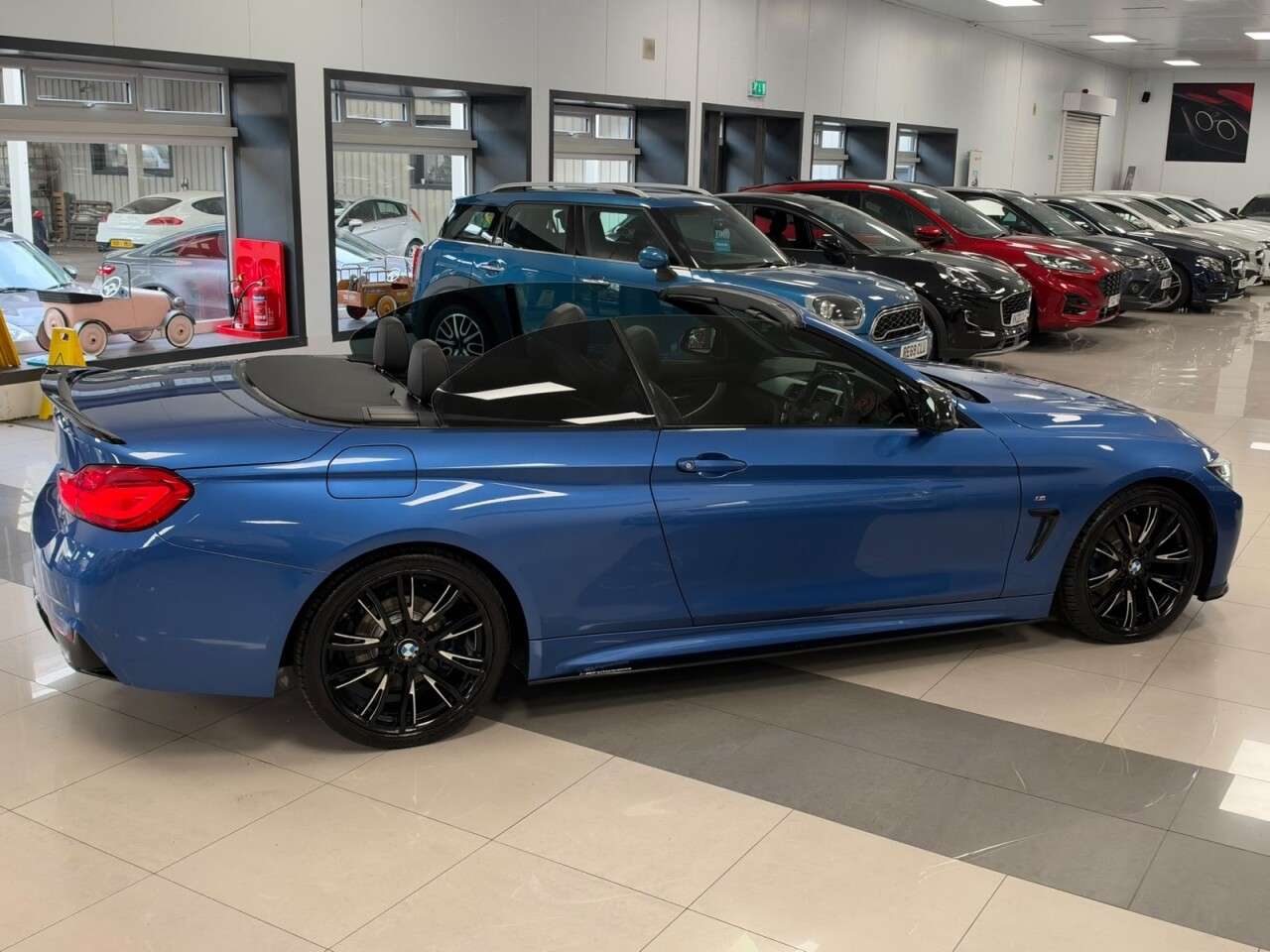 A 2019 BMW 4 SERIES 2.0 420d M Sport Convertible 2dr Diesel Auto Euro 6 (s/s) (190 ps) A 2019 BMW 4 SERIES 2.0 420d M Sport Convertible 2dr Diesel Auto Euro 6 (s/s) (190 ps)