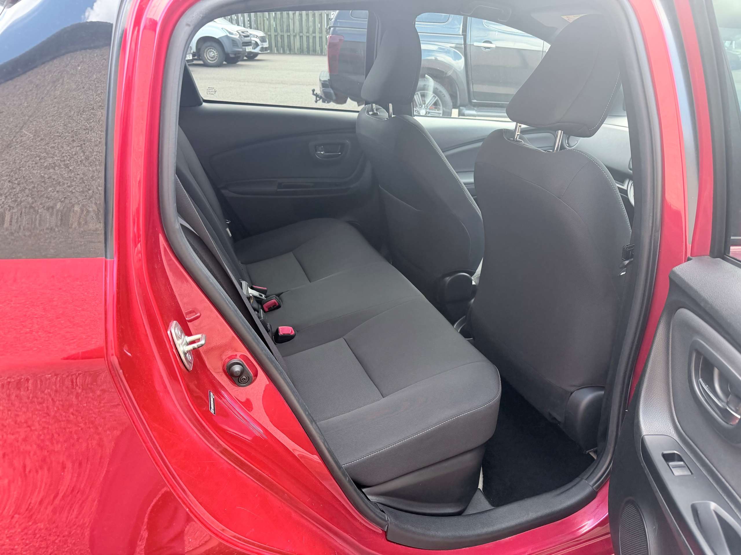 2016 TOYOTA YARIS 2016 TOYOTA YARIS