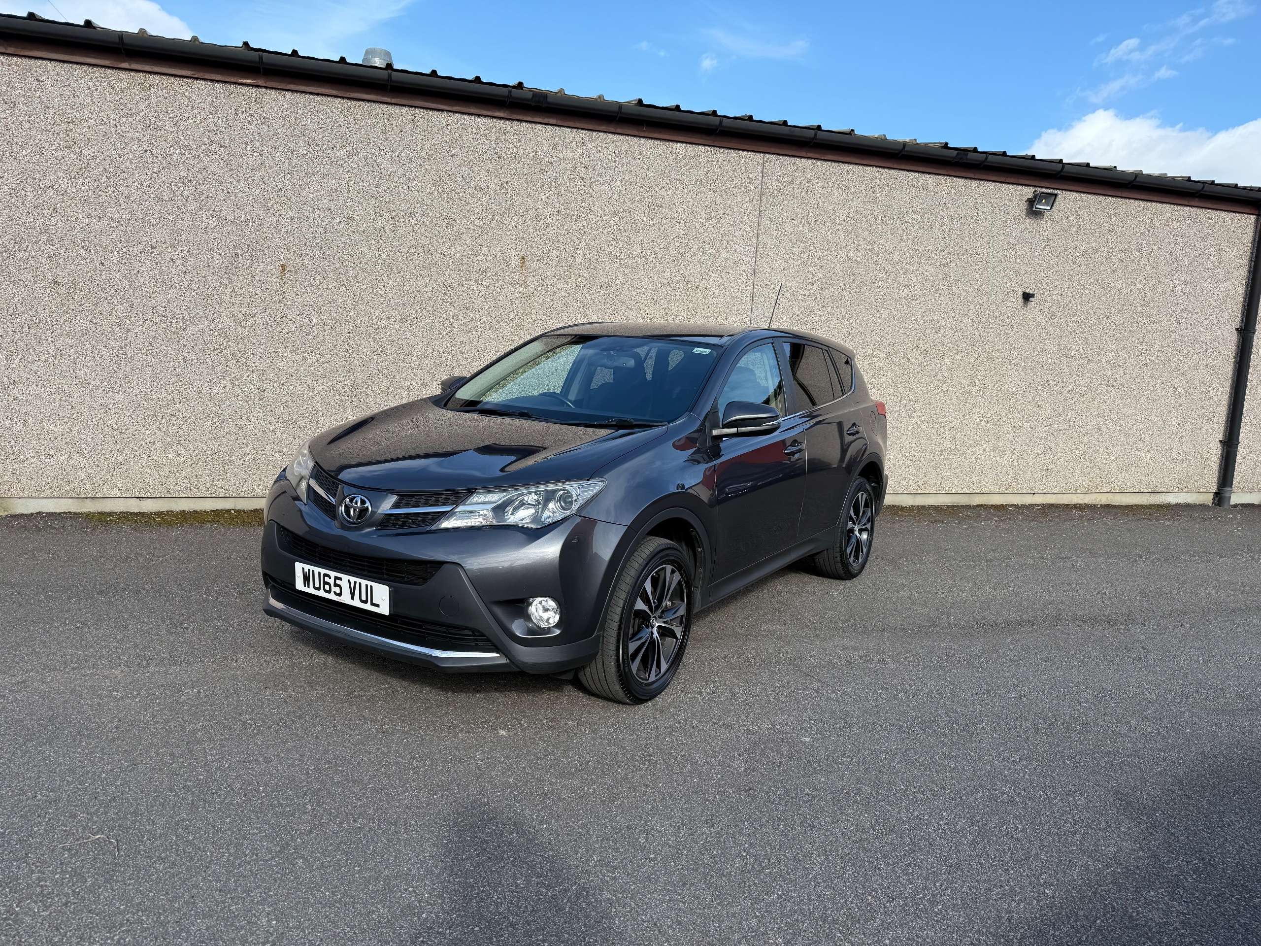 A 2015 TOYOTA RAV4 2.0 D-4D Icon SUV 5dr Diesel Manual 4WD Euro 5 (s/s) (124 ps) A 2015 TOYOTA RAV4 2.0 D-4D Icon SUV 5dr Diesel Manual 4WD Euro 5 (s/s) (124 ps)