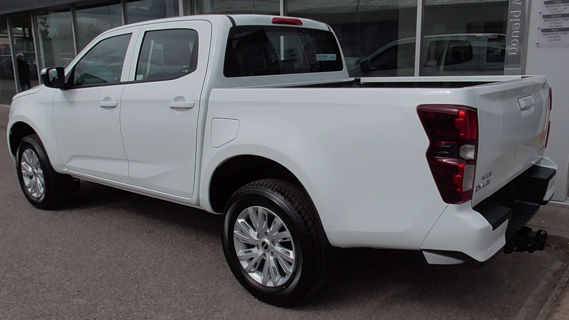 A null ISUZU D MAX DL 20 A null ISUZU D MAX DL 20