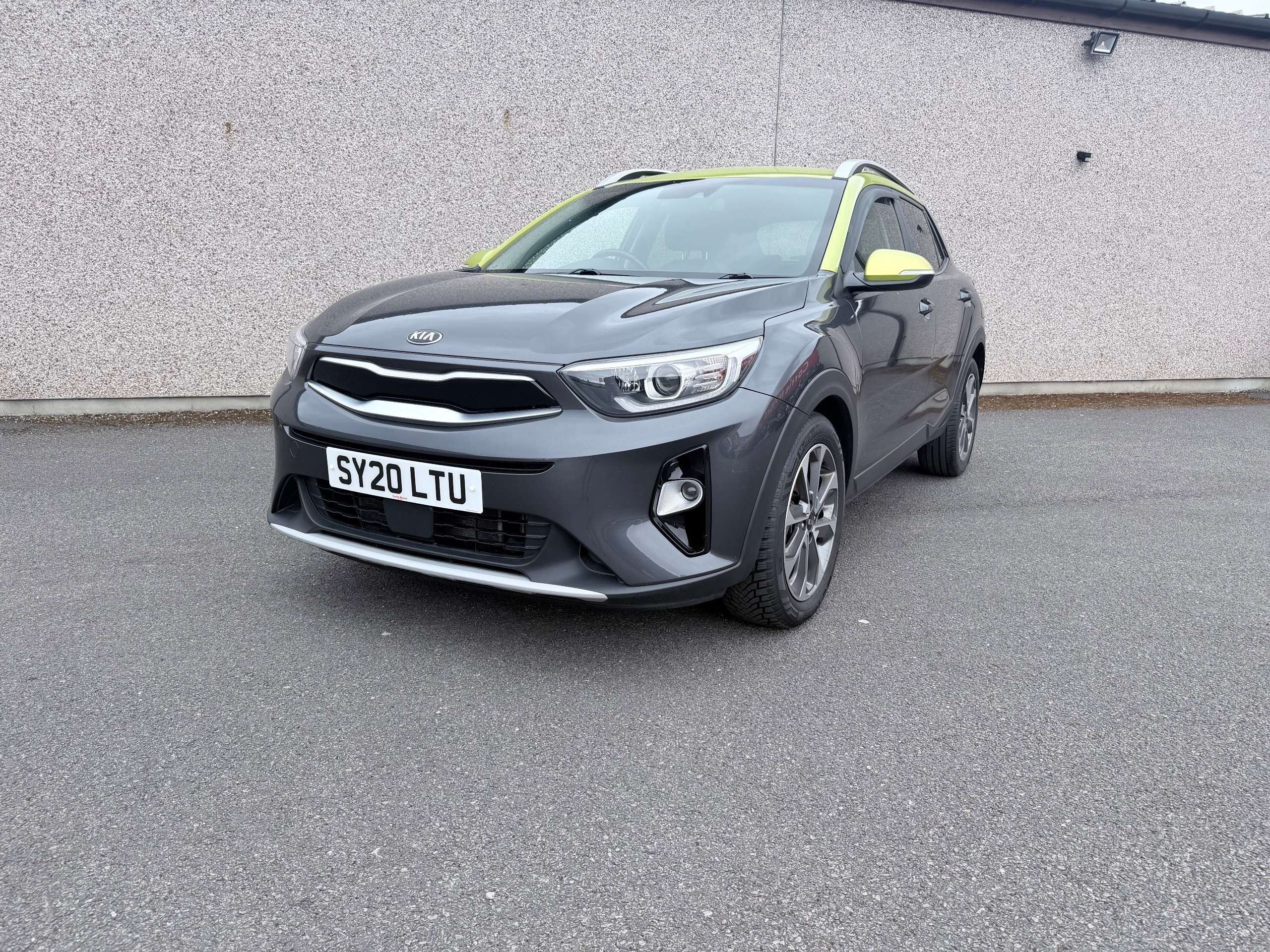 A 2020 KIA STONIC 1.0 T-GDi 4 SUV 5dr Petrol Manual Euro 6 (s/s) (118 bhp) A 2020 KIA STONIC 1.0 T-GDi 4 SUV 5dr Petrol Manual Euro 6 (s/s) (118 bhp)