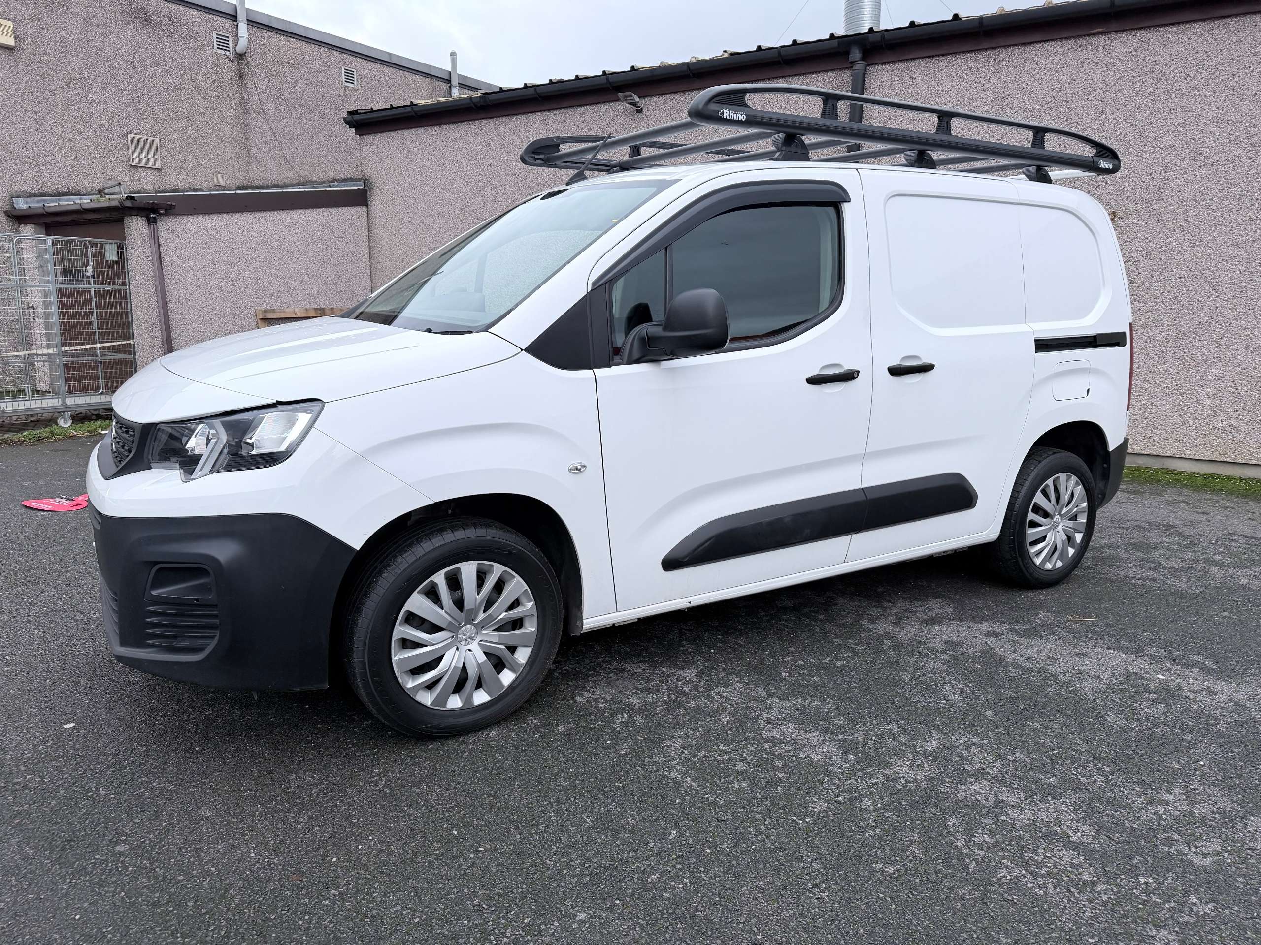A 2021 PEUGEOT PARTNER 1.5 BlueHDi 1000 Professional Standard Panel Van 5dr Diesel Manual SWB Euro 6 (100 bhp) A 2021 PEUGEOT PARTNER 1.5 BlueHDi 1000 Professional Standard Panel Van 5dr Diesel Manual SWB Euro 6 (100 bhp)