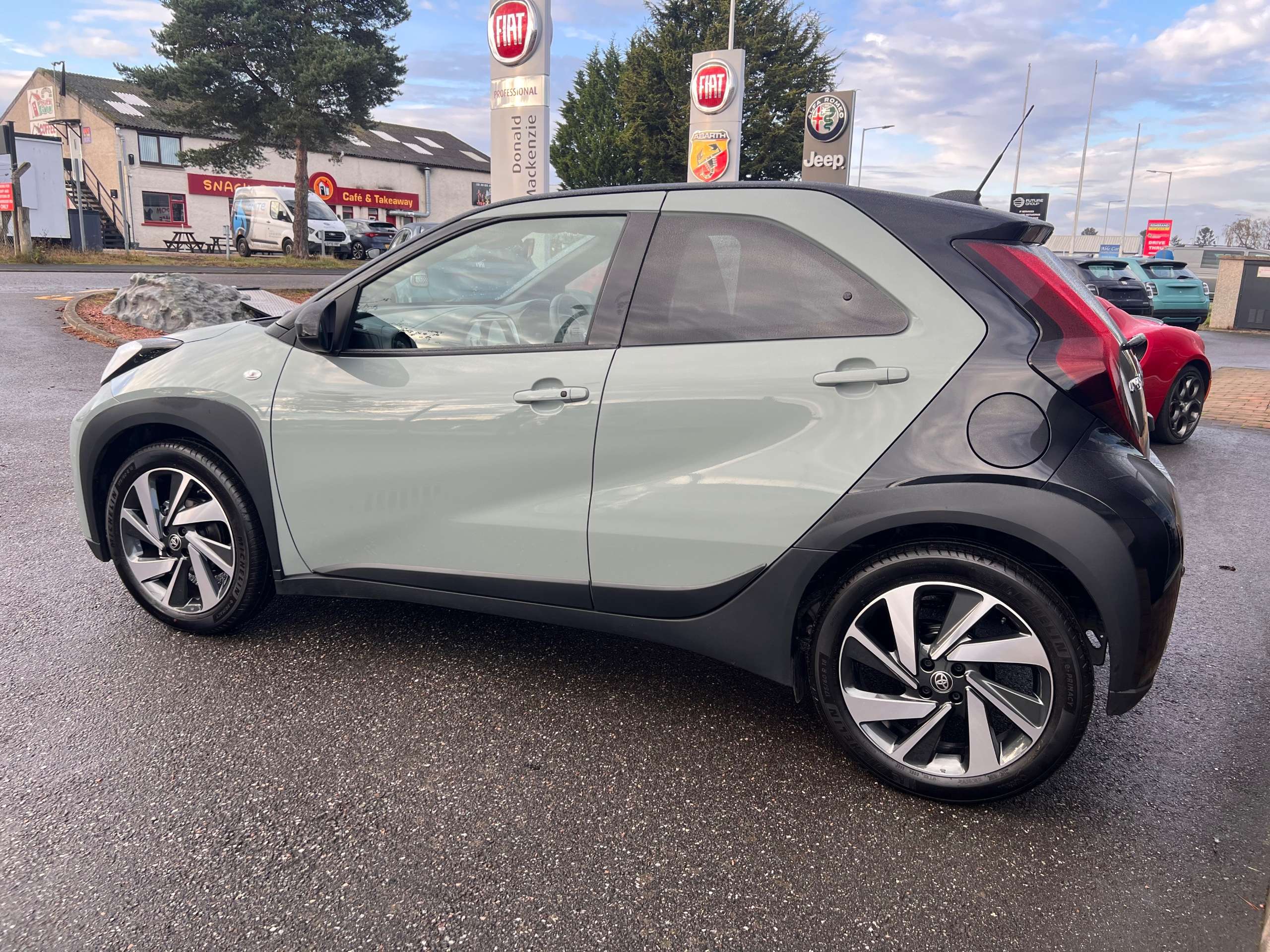 2025 TOYOTA AYGO X 2025 TOYOTA AYGO X