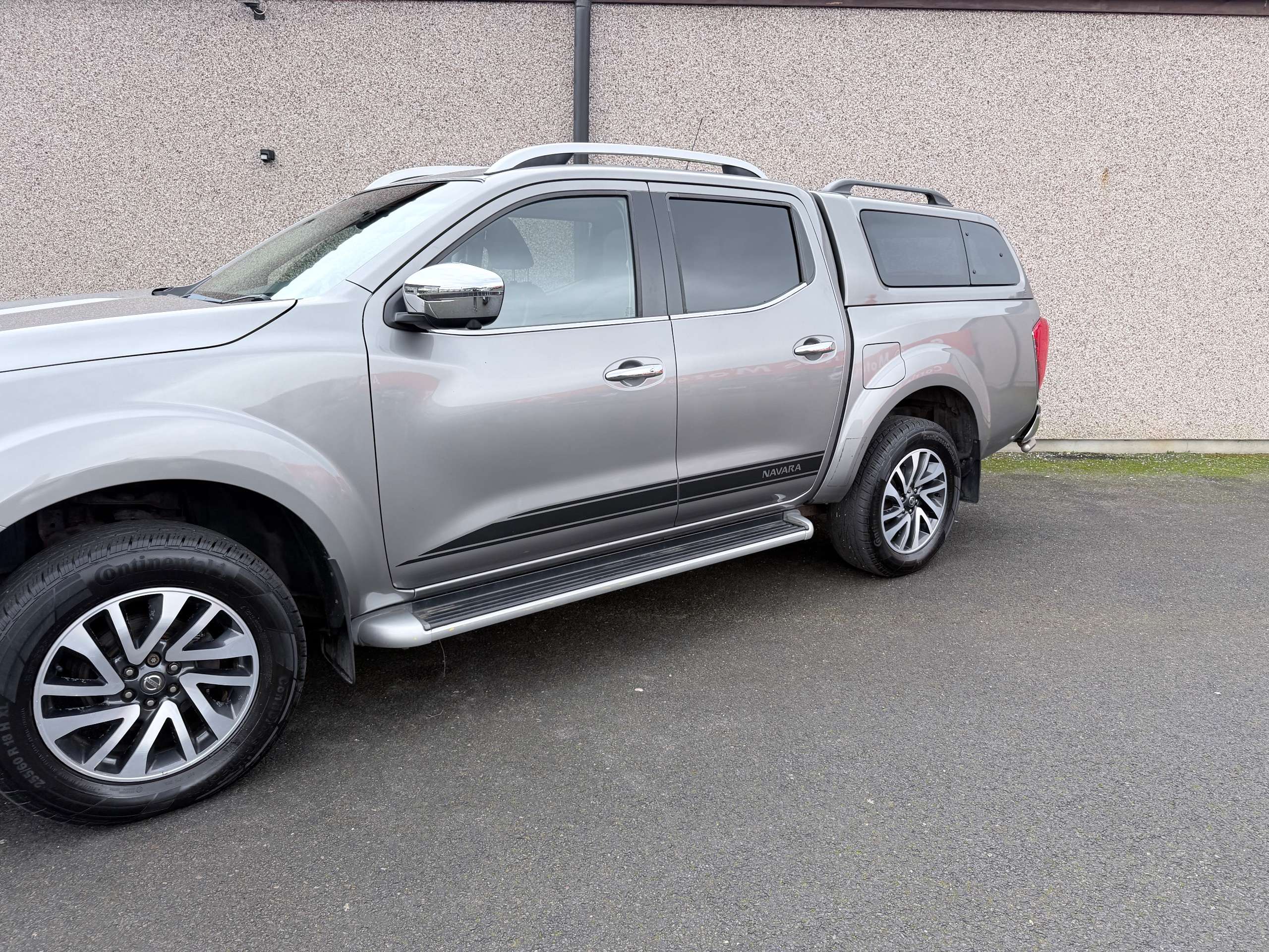 A 2017 NISSAN NAVARA 2.3 dCi Tekna Pickup Double Cab 4dr Diesel Manual 4WD Euro 6 (s/s) (190 ps) A 2017 NISSAN NAVARA 2.3 dCi Tekna Pickup Double Cab 4dr Diesel Manual 4WD Euro 6 (s/s) (190 ps)