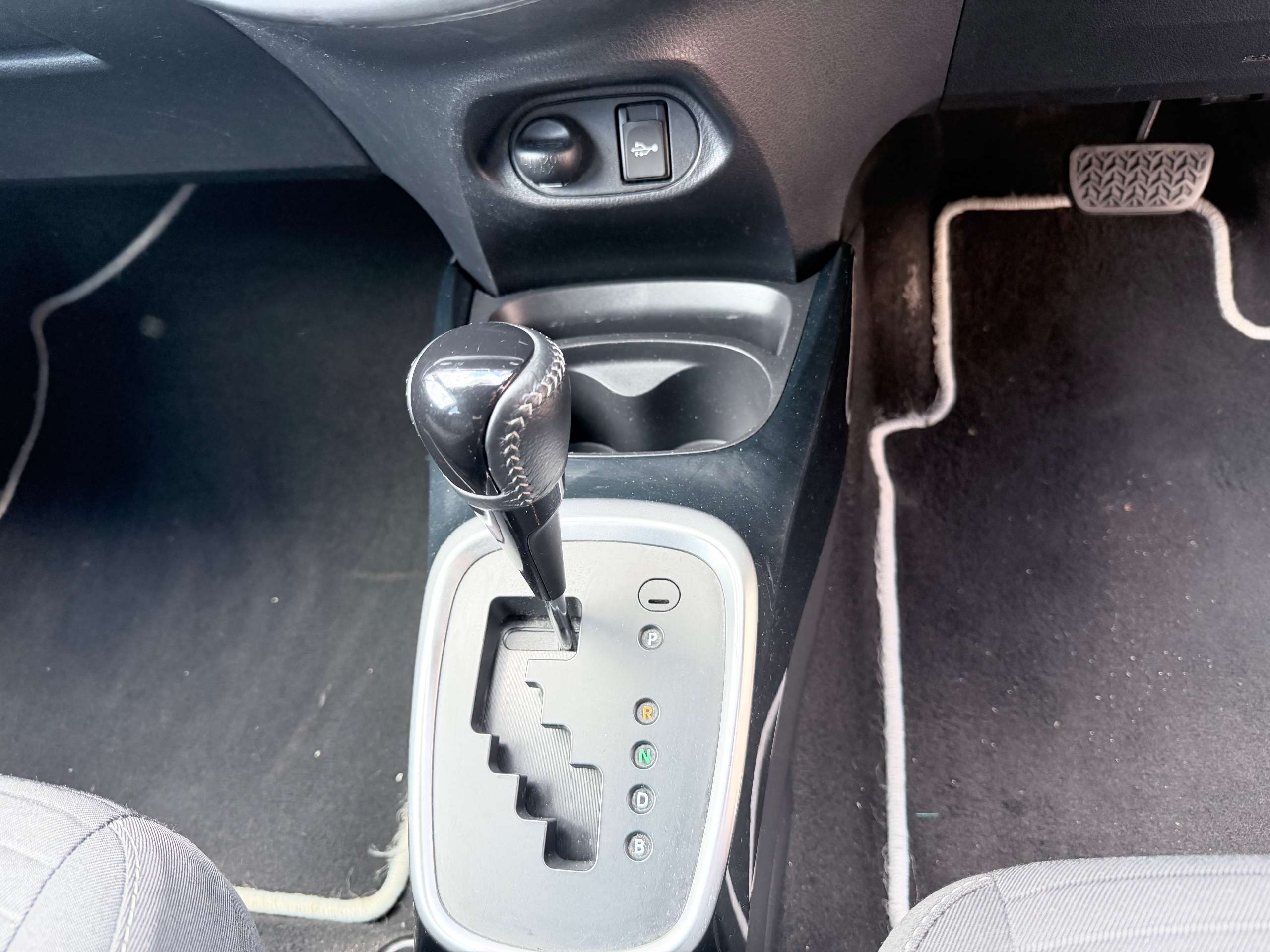 2016 TOYOTA YARIS 2016 TOYOTA YARIS