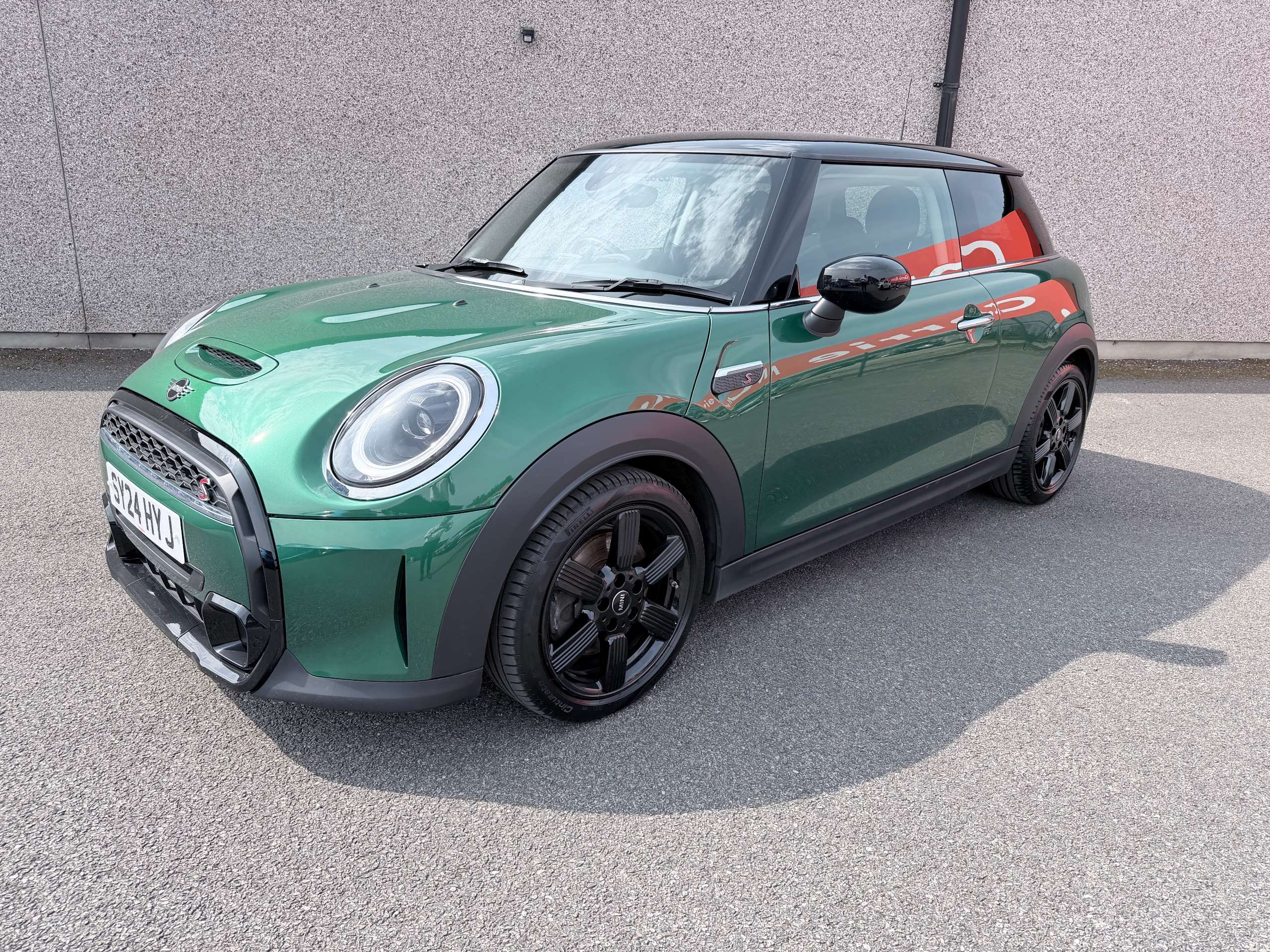 A 2024 MINI HATCH 2.0 Cooper S Classic Hatchback 3dr Petrol Manual Euro 6 (s/s) (178 ps) A 2024 MINI HATCH 2.0 Cooper S Classic Hatchback 3dr Petrol Manual Euro 6 (s/s) (178 ps)