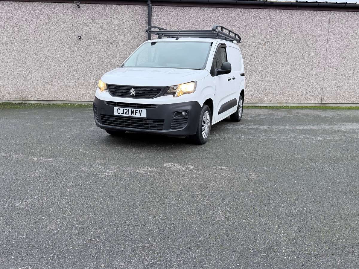 Check out this Peugeot Partner 2021 Diesel Manual