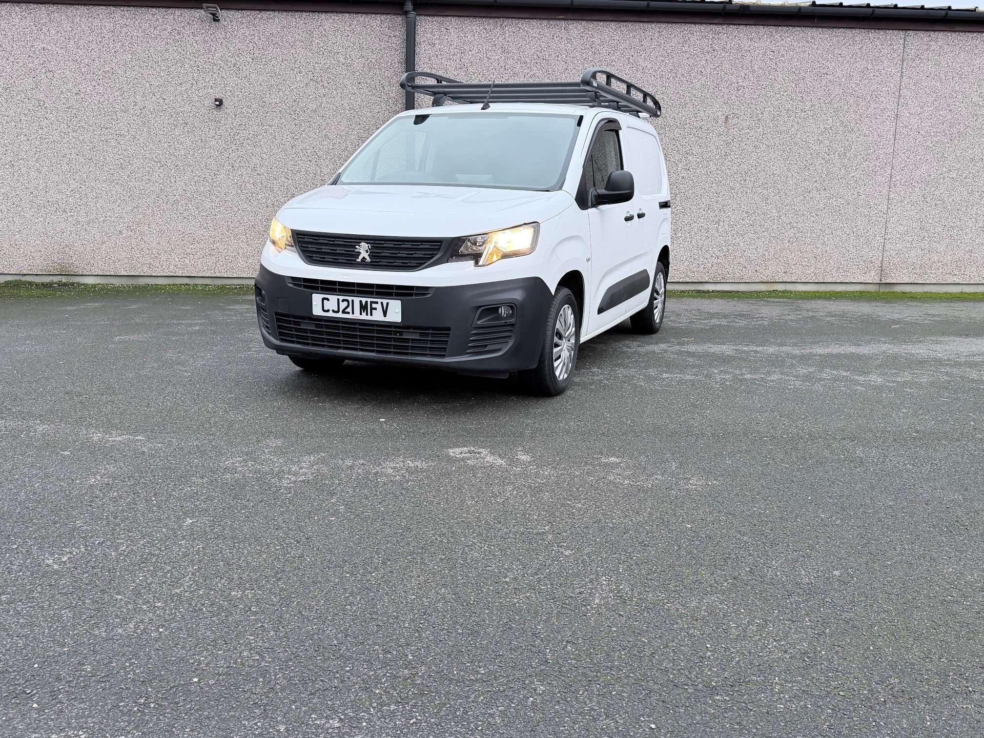 A 2021 PEUGEOT PARTNER 1.5 BlueHDi 1000 Professional Standard Panel Van 5dr Diesel Manual SWB Euro 6 (100 bhp) A 2021 PEUGEOT PARTNER 1.5 BlueHDi 1000 Professional Standard Panel Van 5dr Diesel Manual SWB Euro 6 (100 bhp)