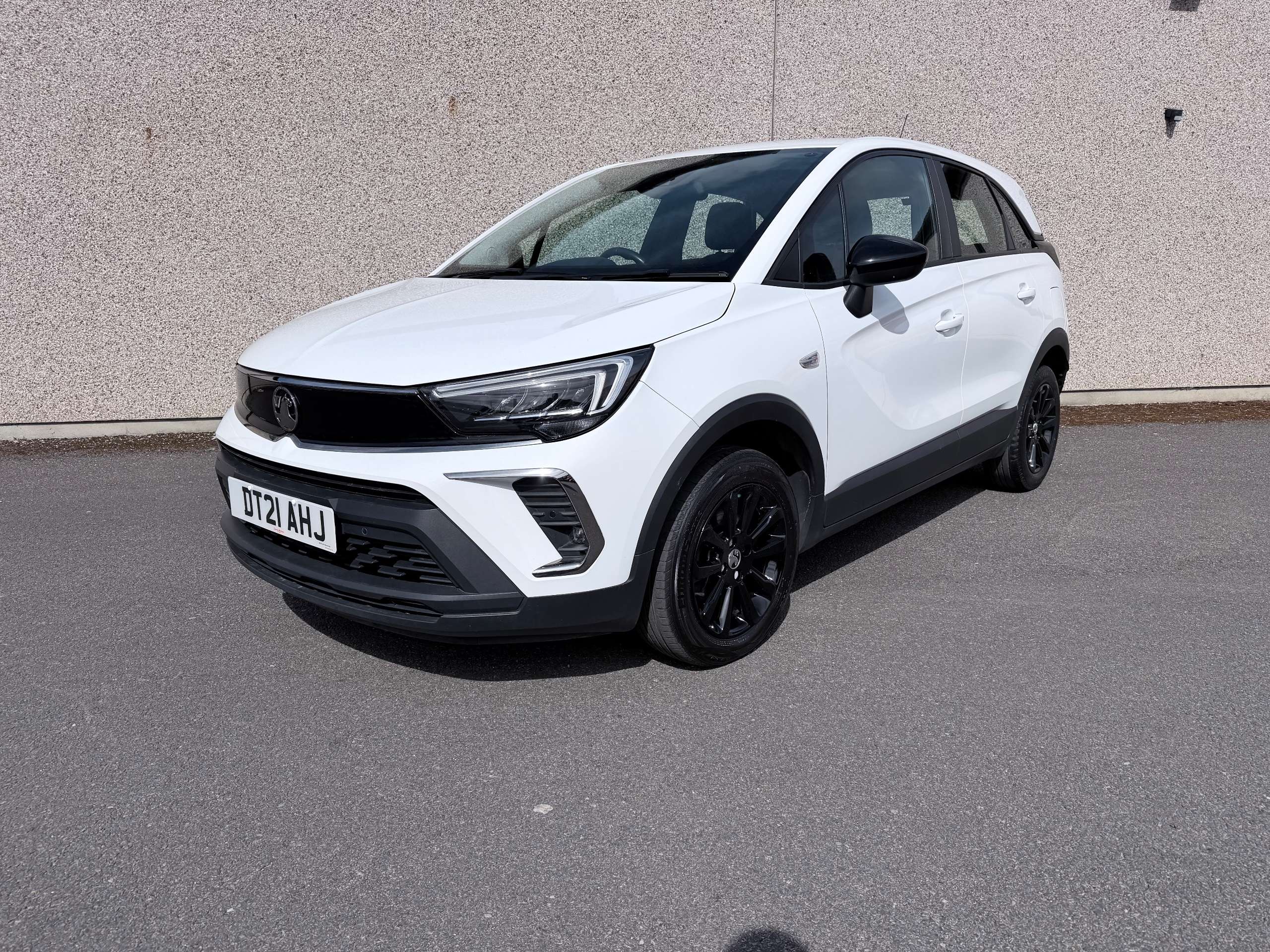 A 2021 VAUXHALL CROSSLAND 1.2 Turbo SE Nav Premium SUV 5dr Petrol Manual Euro 6 (s/s) (130 ps) A 2021 VAUXHALL CROSSLAND 1.2 Turbo SE Nav Premium SUV 5dr Petrol Manual Euro 6 (s/s) (130 ps)