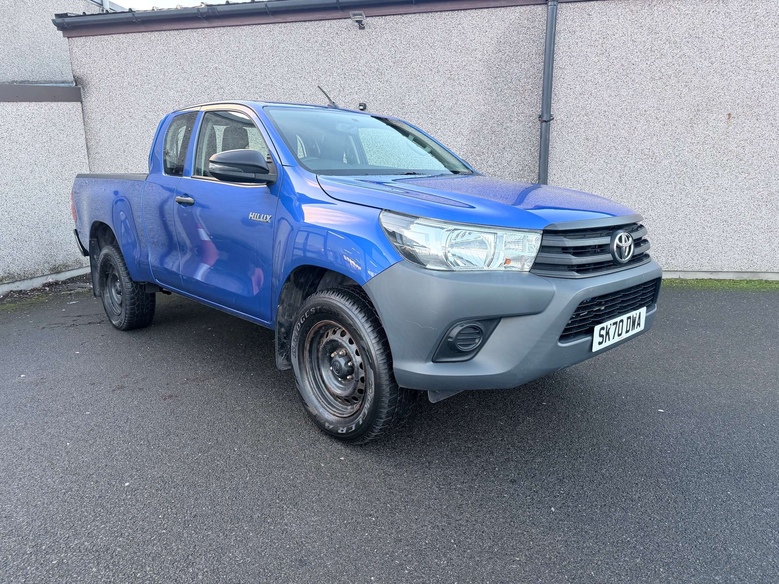 A 2020 TOYOTA HILUX 2.4 D-4D Active Extra Pickup Extended Cab 4dr Diesel Manual 4WD Euro 6 (s/s) (150 ps) A 2020 TOYOTA HILUX 2.4 D-4D Active Extra Pickup Extended Cab 4dr Diesel Manual 4WD Euro 6 (s/s) (150 ps)