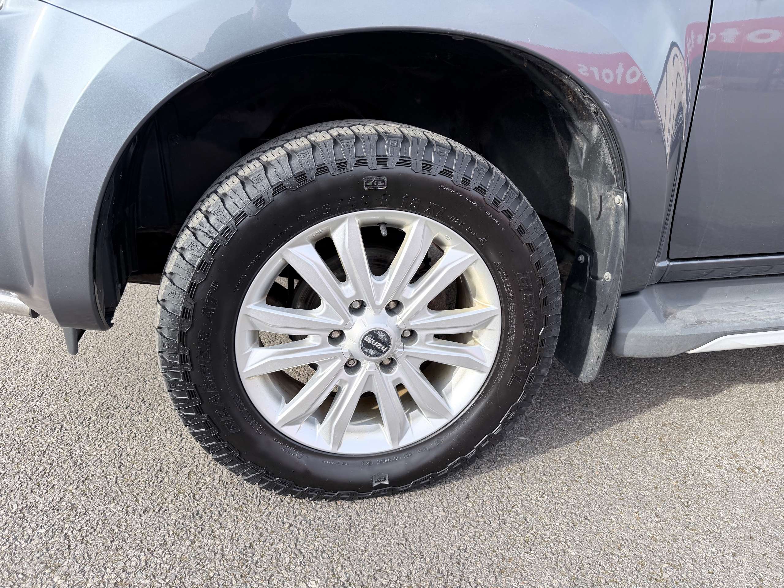 A 2019 ISUZU D-MAX 1.9 TD Utah Pickup Double Cab 4dr Diesel Auto 4WD Euro 6 (164 ps) A 2019 ISUZU D-MAX 1.9 TD Utah Pickup Double Cab 4dr Diesel Auto 4WD Euro 6 (164 ps)