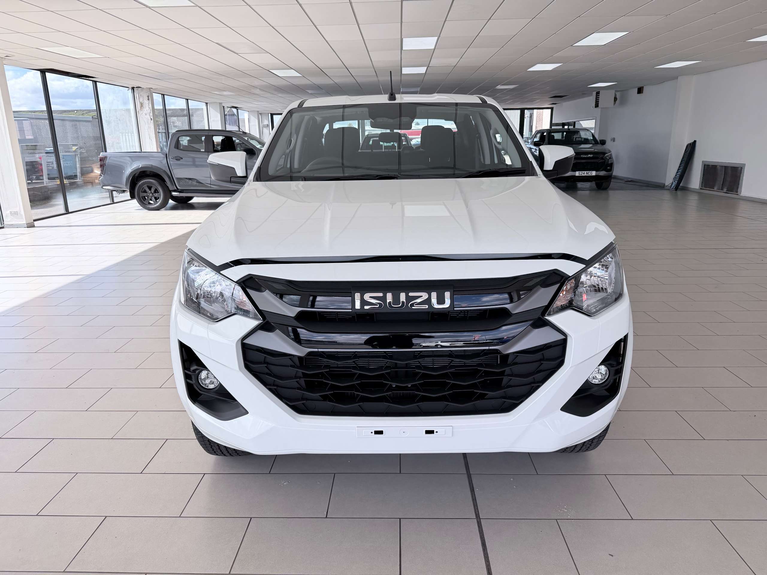 A 2026 ISUZU D-MAX 1.9 TD DL20 Pickup Double Cab 4dr Diesel Manual 4WD Euro 6 (s/s) (164 ps) A 2026 ISUZU D-MAX 1.9 TD DL20 Pickup Double Cab 4dr Diesel Manual 4WD Euro 6 (s/s) (164 ps)