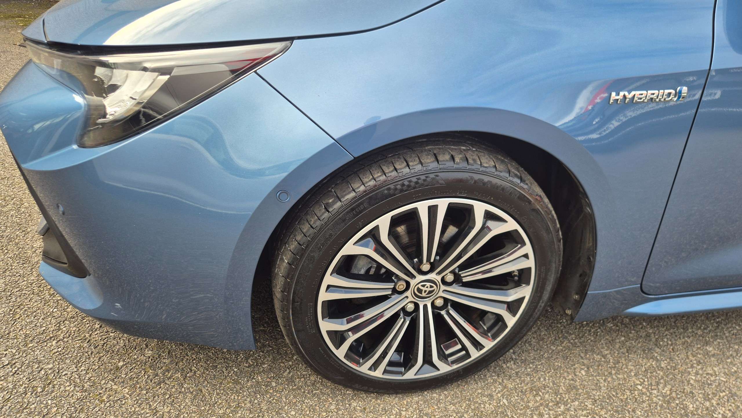 A 2020 TOYOTA COROLLA 1.8 VVT-h Design Touring Sports 5dr Petrol Hybrid CVT Euro 6 (s/s) (122 ps) A 2020 TOYOTA COROLLA 1.8 VVT-h Design Touring Sports 5dr Petrol Hybrid CVT Euro 6 (s/s) (122 ps)