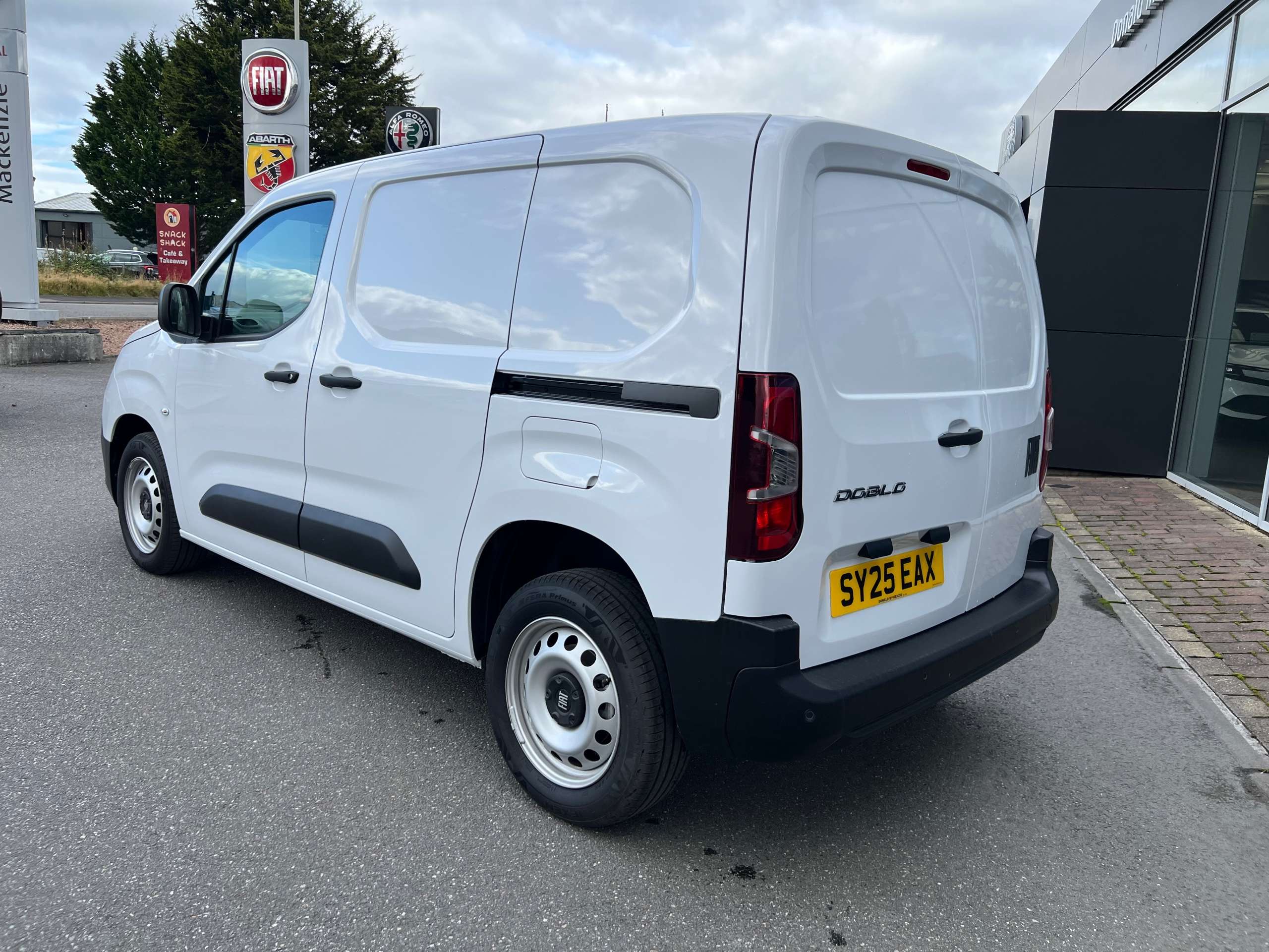 A 2025 FIAT DOBLO 1.5 Multijet3 1000Kg Primo Panel Van 5dr Diesel Manual L1 Euro 6 (s/s) (100 ps) A 2025 FIAT DOBLO 1.5 Multijet3 1000Kg Primo Panel Van 5dr Diesel Manual L1 Euro 6 (s/s) (100 ps)