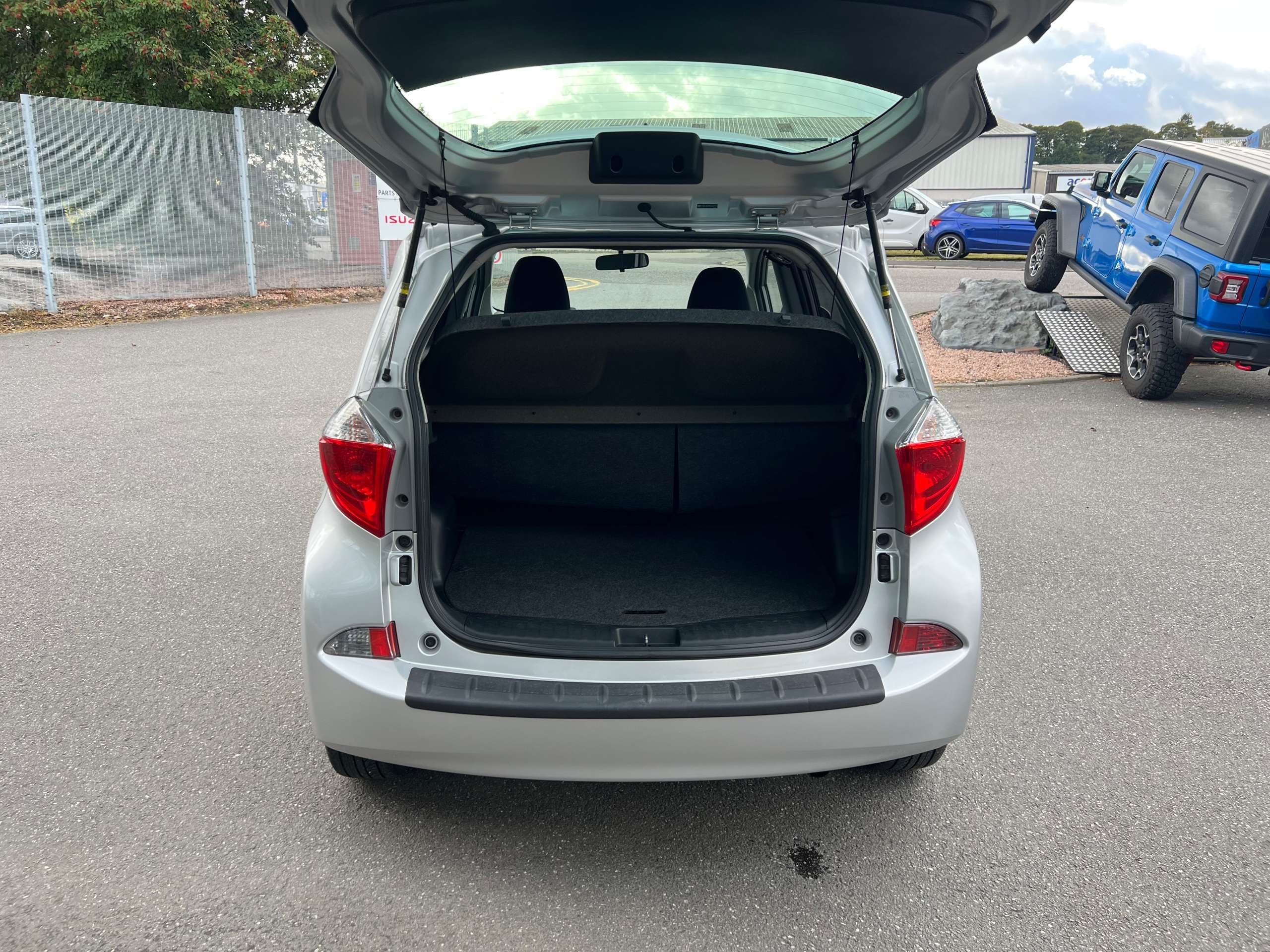 2011 TOYOTA VERSO 2011 TOYOTA VERSO