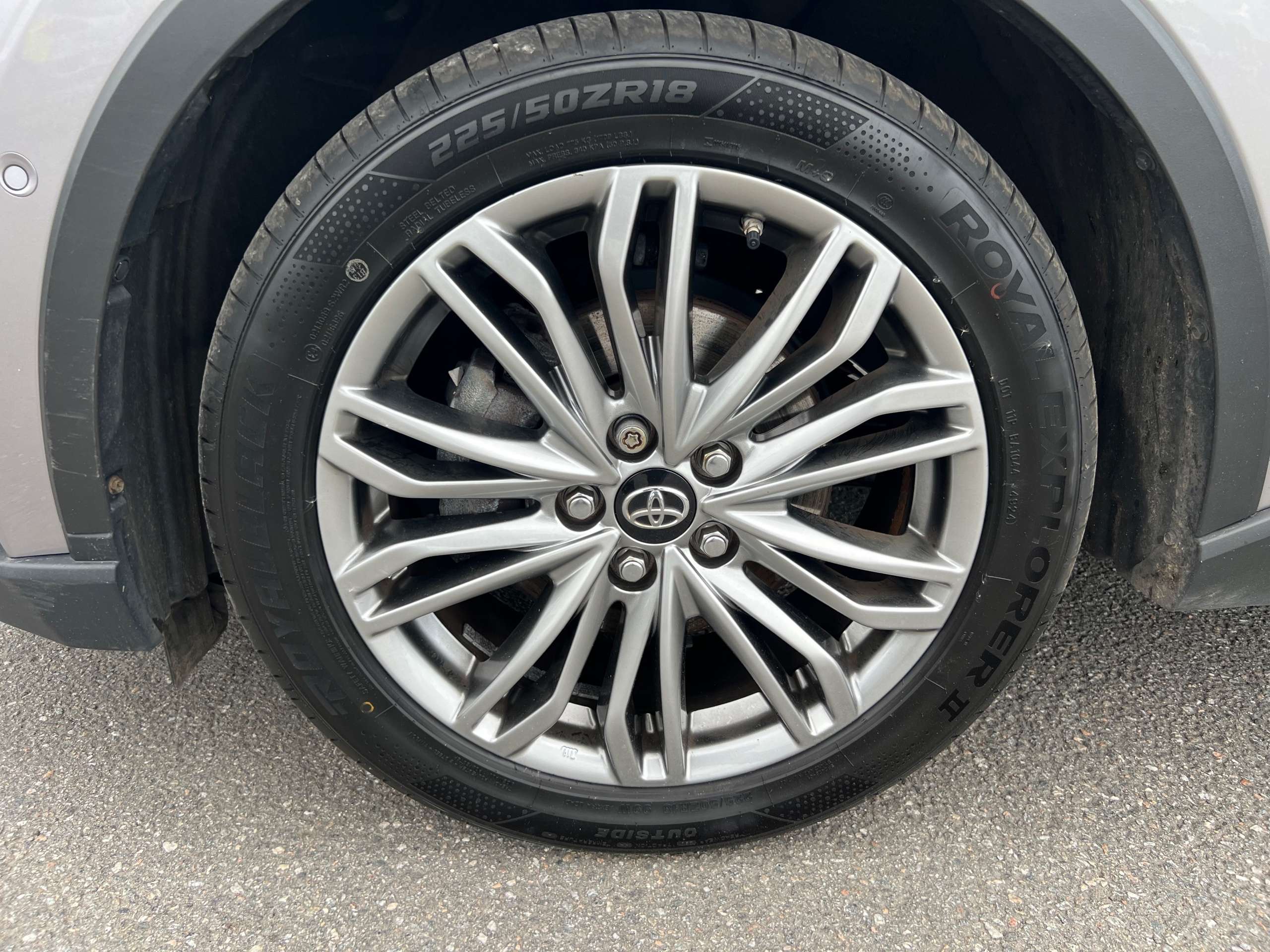 A 2021 TOYOTA C-HR EXCEL 5-Door A 2021 TOYOTA C-HR EXCEL 5-Door