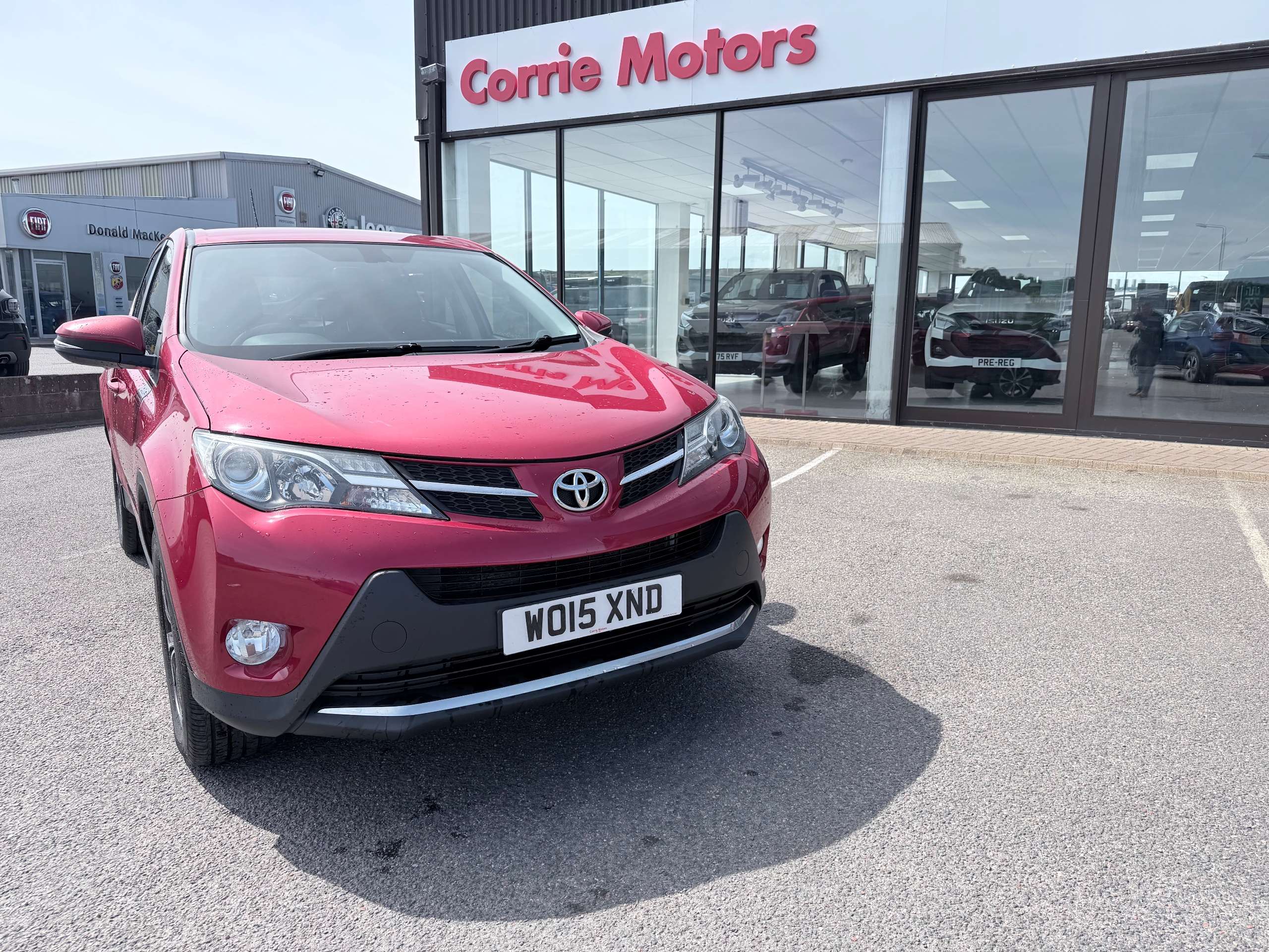 A 2015 TOYOTA RAV4 2.0 D-4D Icon SUV 5dr Diesel Manual 4WD Euro 5 (s/s) (124 ps) A 2015 TOYOTA RAV4 2.0 D-4D Icon SUV 5dr Diesel Manual 4WD Euro 5 (s/s) (124 ps)