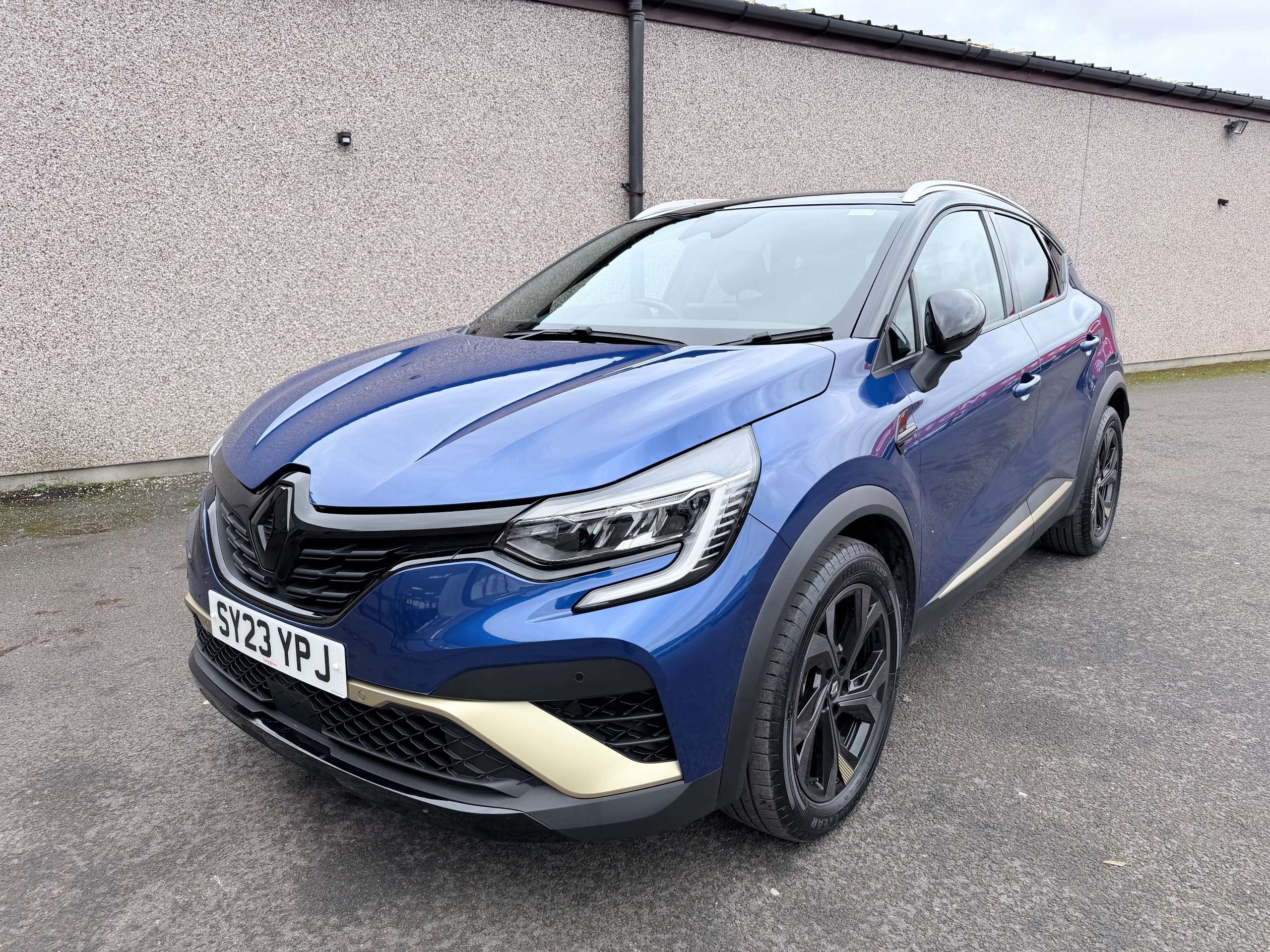 A 2023 RENAULT CAPTUR 1.6 E-TECH E-Tech engineered SUV 5dr Petrol Hybrid Auto Euro 6 (s/s) (145 ps) A 2023 RENAULT CAPTUR 1.6 E-TECH E-Tech engineered SUV 5dr Petrol Hybrid Auto Euro 6 (s/s) (145 ps)