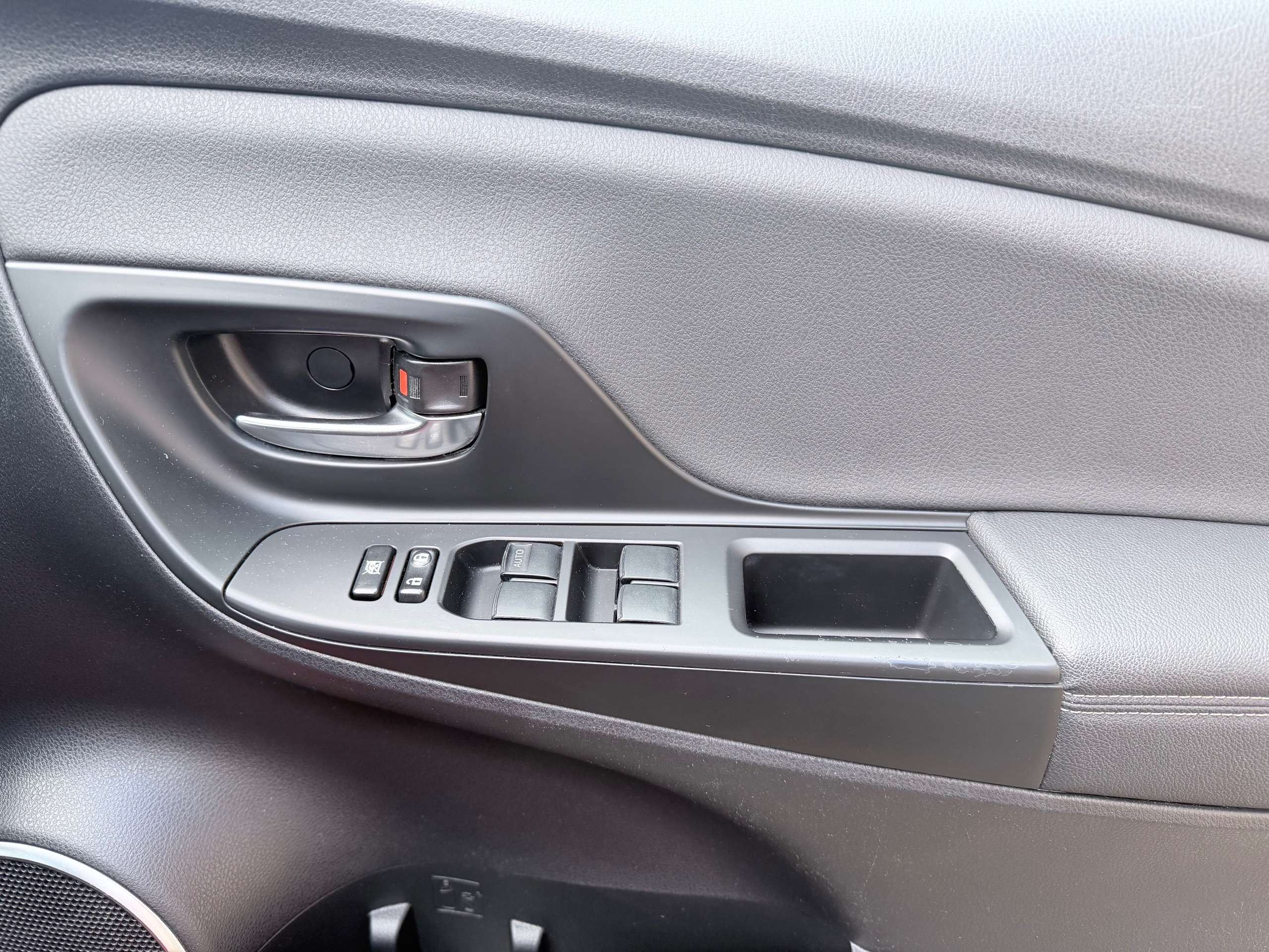 2016 TOYOTA YARIS 2016 TOYOTA YARIS
