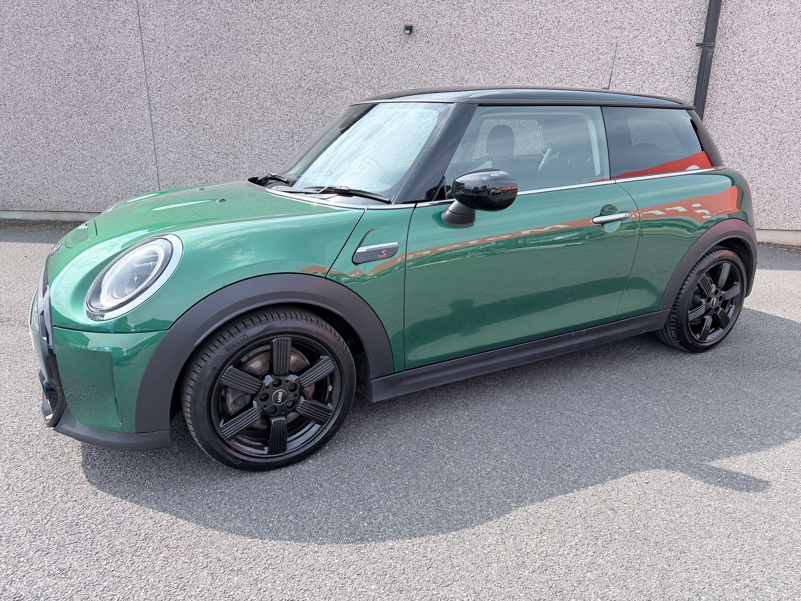 A 2024 MINI HATCH 2.0 Cooper S Classic Hatchback 3dr Petrol Manual Euro 6 (s/s) (178 ps) A 2024 MINI HATCH 2.0 Cooper S Classic Hatchback 3dr Petrol Manual Euro 6 (s/s) (178 ps)
