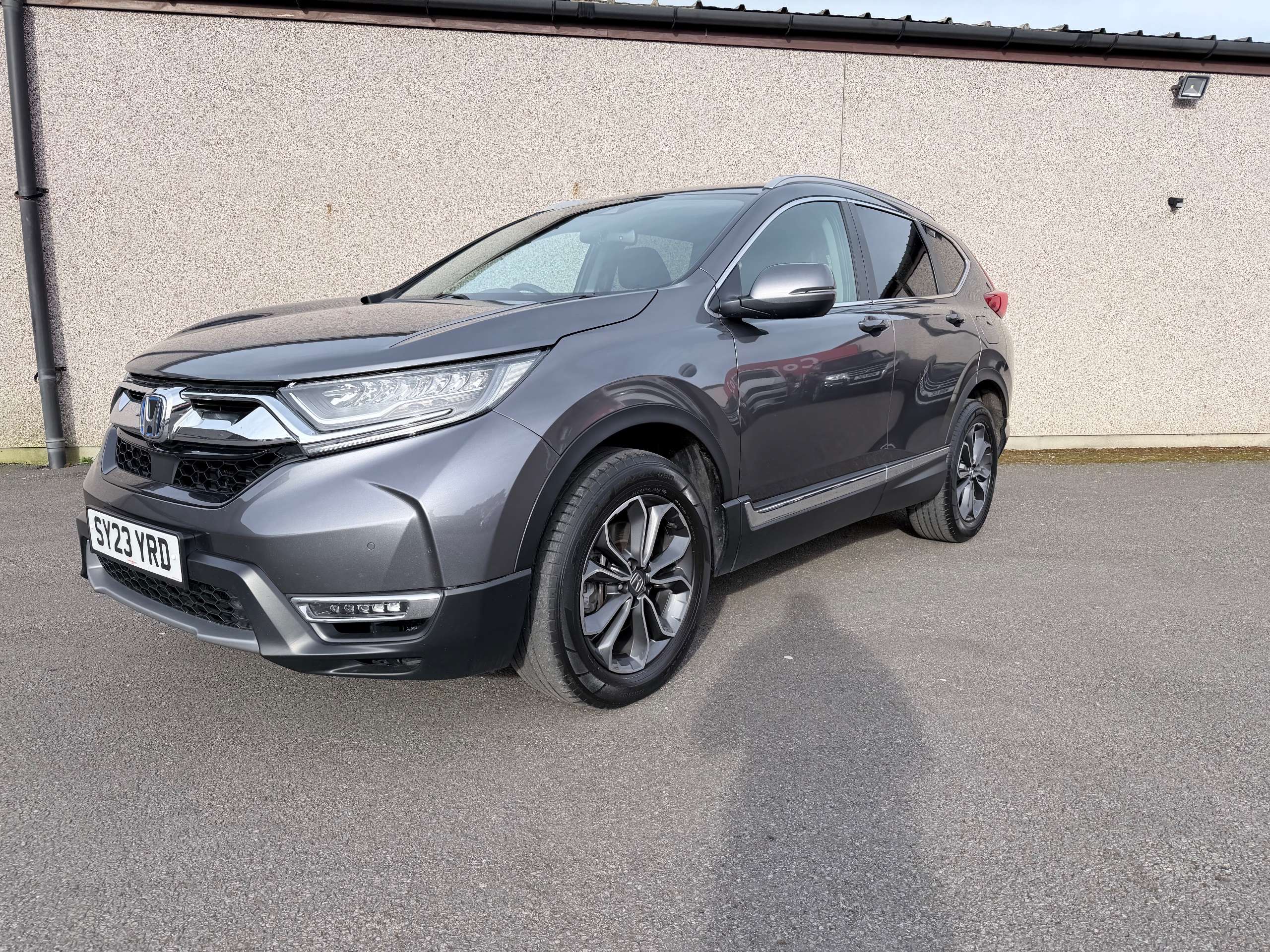 A 2023 HONDA CR-V 2.0 h i-MMD SR SUV 5dr Petrol Hybrid eCVT 4WD Euro 6 (s/s) (184 ps) A 2023 HONDA CR-V 2.0 h i-MMD SR SUV 5dr Petrol Hybrid eCVT 4WD Euro 6 (s/s) (184 ps)