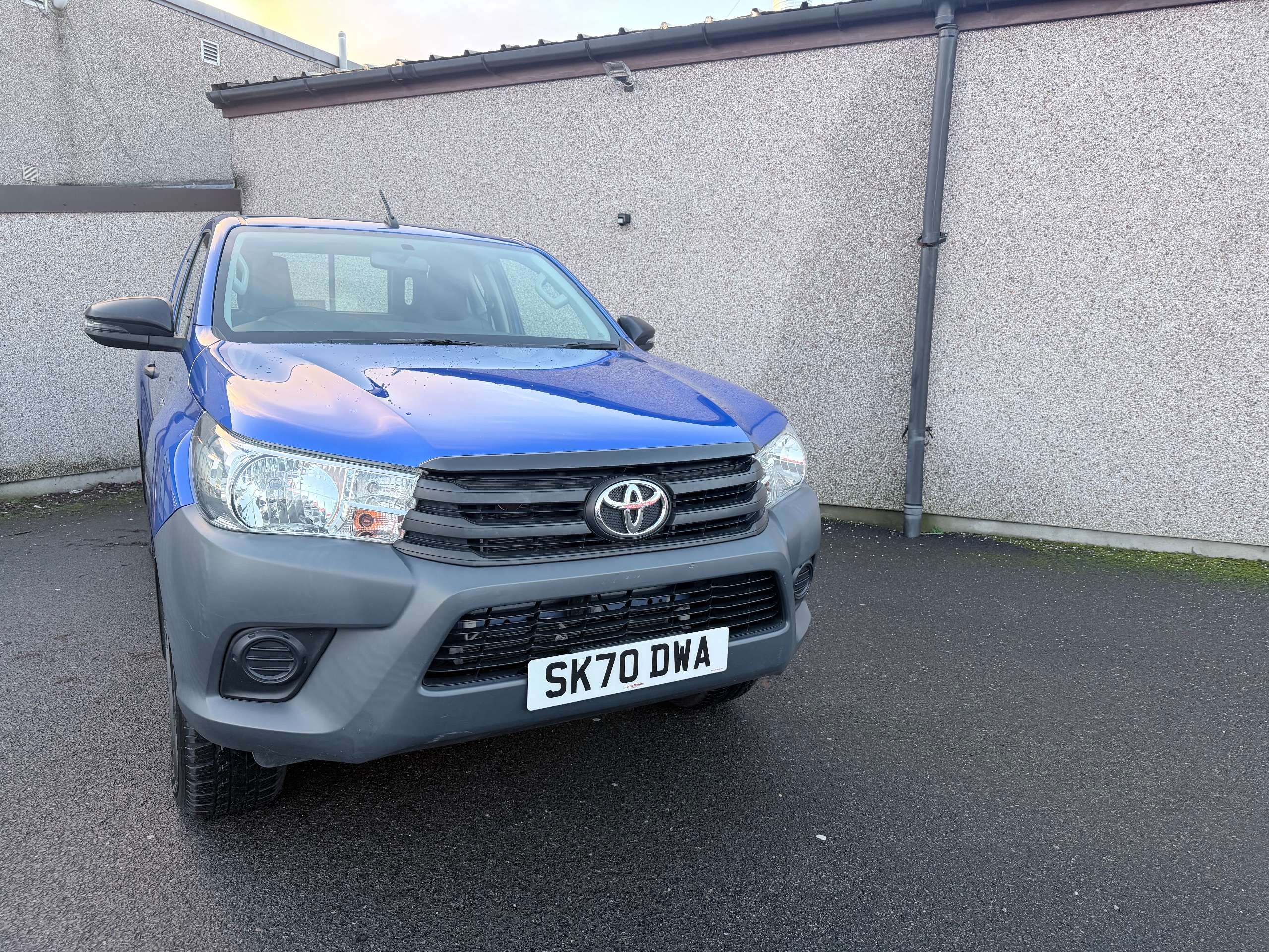 A 2020 TOYOTA HILUX 2.4 D-4D Active Extra Pickup Extended Cab 4dr Diesel Manual 4WD Euro 6 (s/s) (150 ps) A 2020 TOYOTA HILUX 2.4 D-4D Active Extra Pickup Extended Cab 4dr Diesel Manual 4WD Euro 6 (s/s) (150 ps)