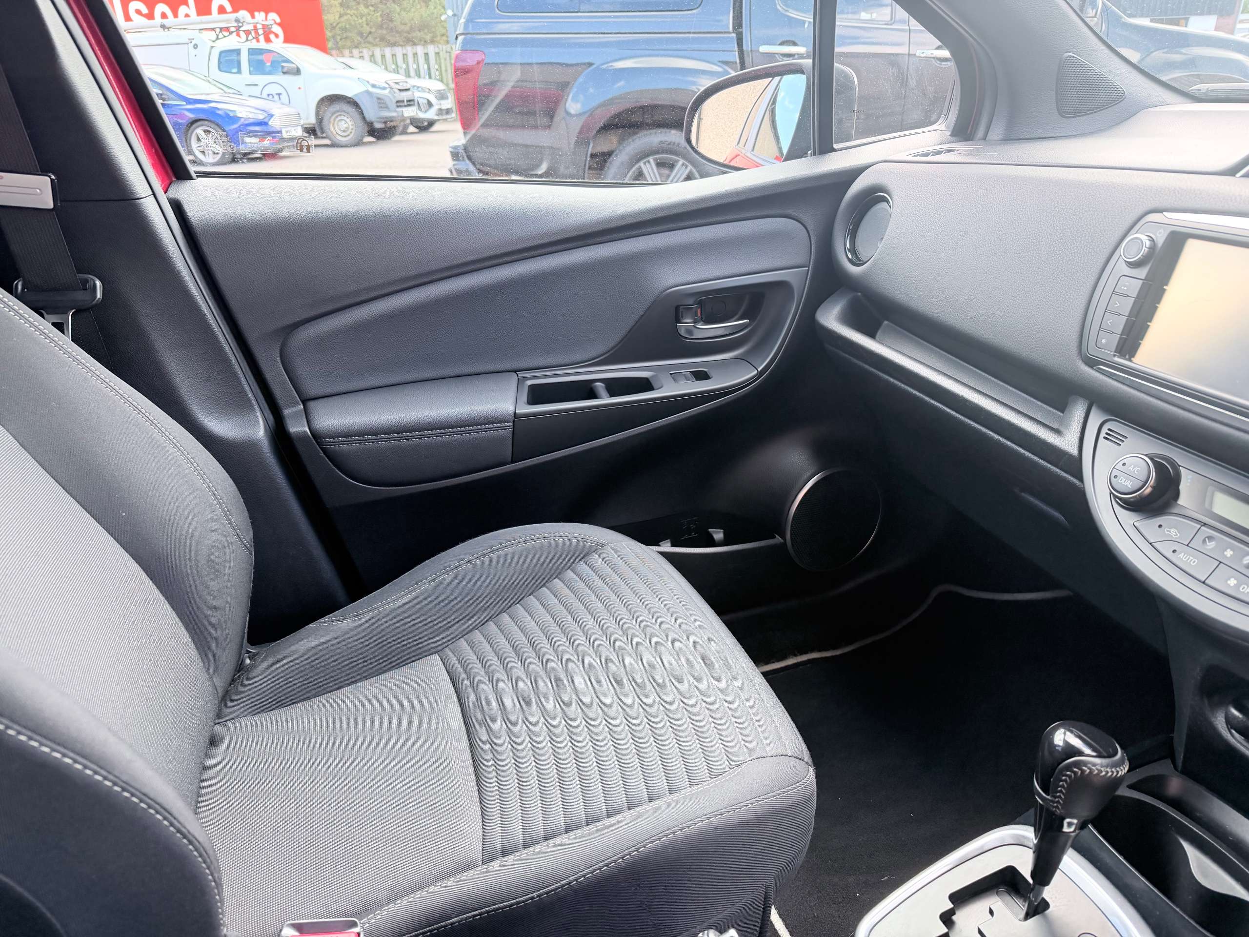 2016 TOYOTA YARIS 2016 TOYOTA YARIS