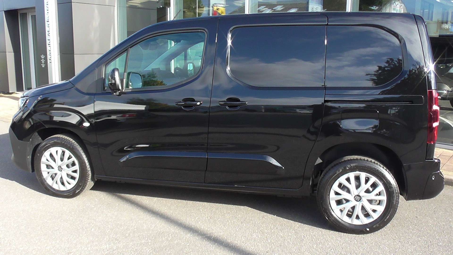 A null FIAT DOBLO Primo L1 H1 SWB 1.5 A null FIAT DOBLO Primo L1 H1 SWB 1.5