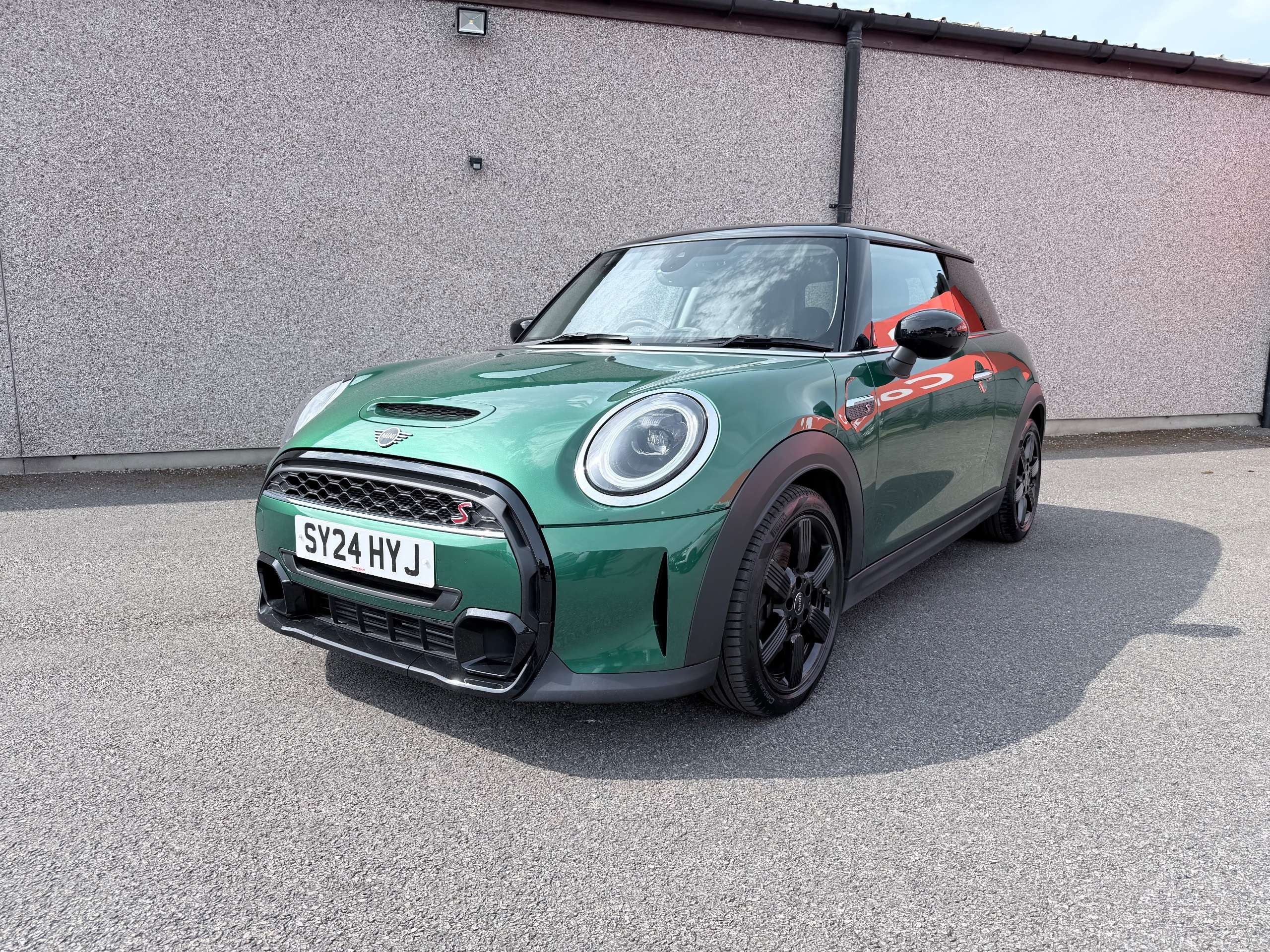 A 2024 MINI HATCH 2.0 Cooper S Classic Hatchback 3dr Petrol Manual Euro 6 (s/s) (178 ps) A 2024 MINI HATCH 2.0 Cooper S Classic Hatchback 3dr Petrol Manual Euro 6 (s/s) (178 ps)