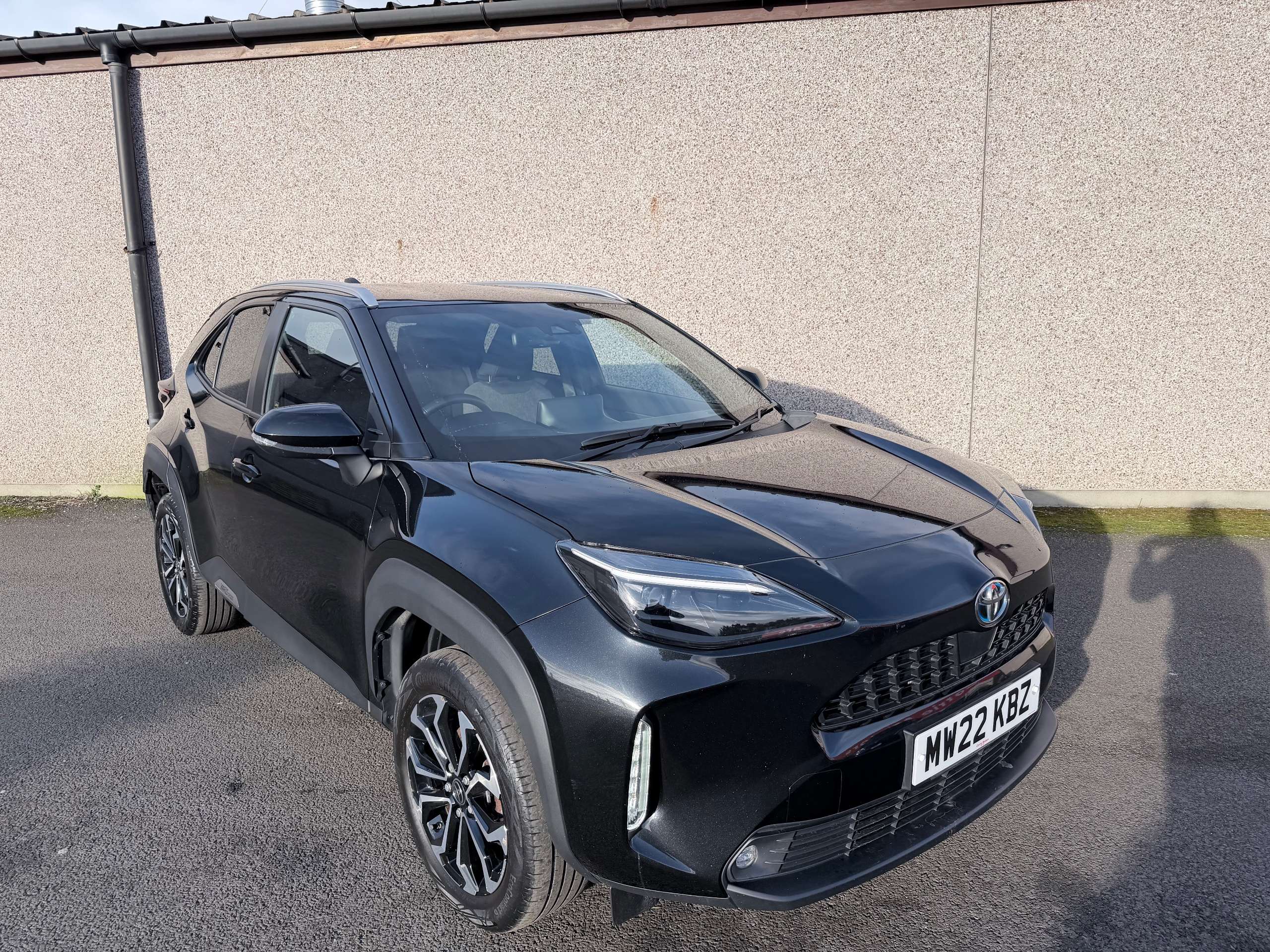 A 2022 TOYOTA YARIS CROSS 1.5 VVT-h Design SUV 5dr Petrol Hybrid E-CVT Euro 6 (s/s) (116 ps) A 2022 TOYOTA YARIS CROSS 1.5 VVT-h Design SUV 5dr Petrol Hybrid E-CVT Euro 6 (s/s) (116 ps)