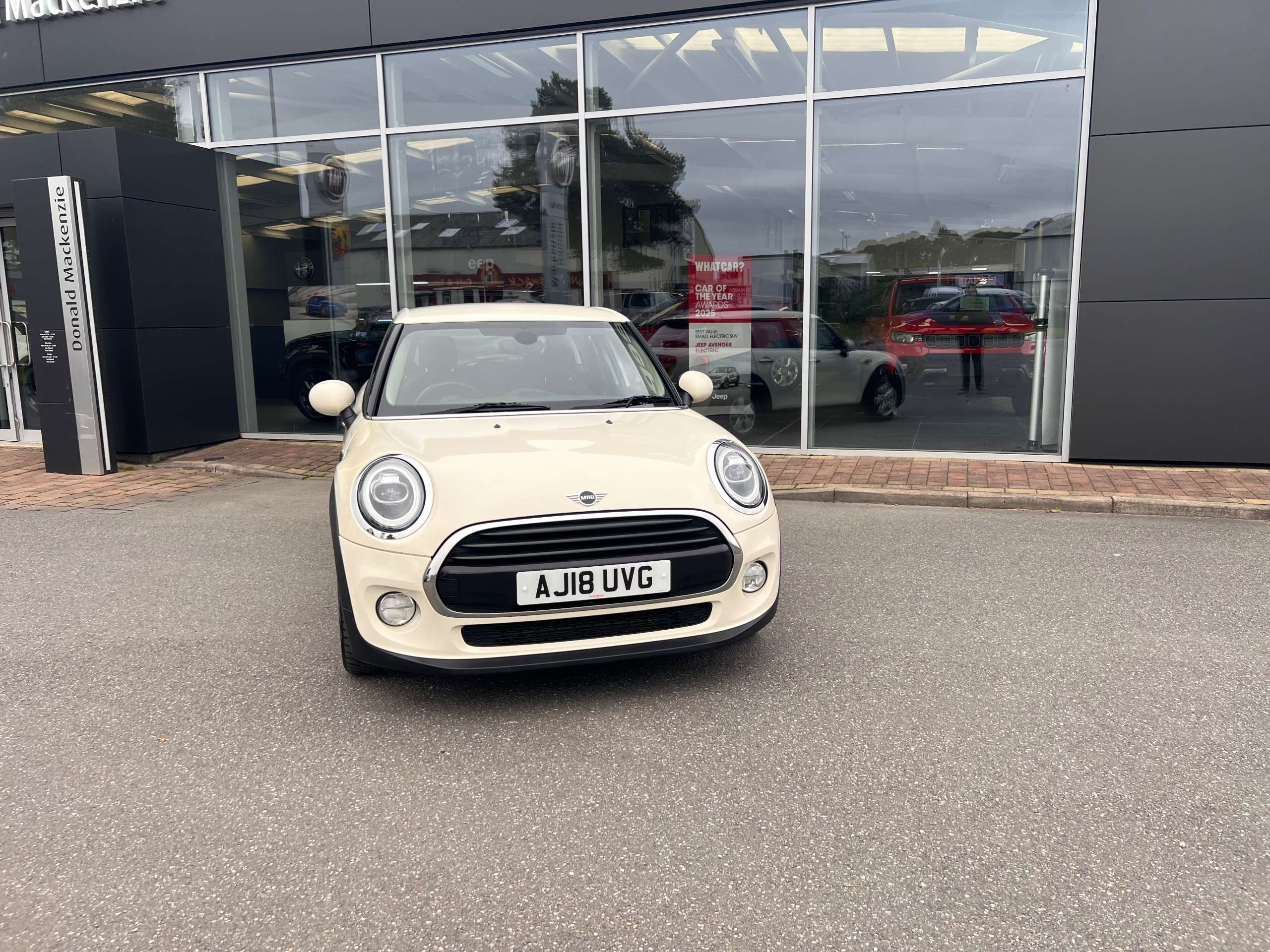 A 2018 MINI HATCH 1.5 Cooper Hatchback 5dr Petrol Manual Euro 6 (s/s) (136 ps) A 2018 MINI HATCH 1.5 Cooper Hatchback 5dr Petrol Manual Euro 6 (s/s) (136 ps)