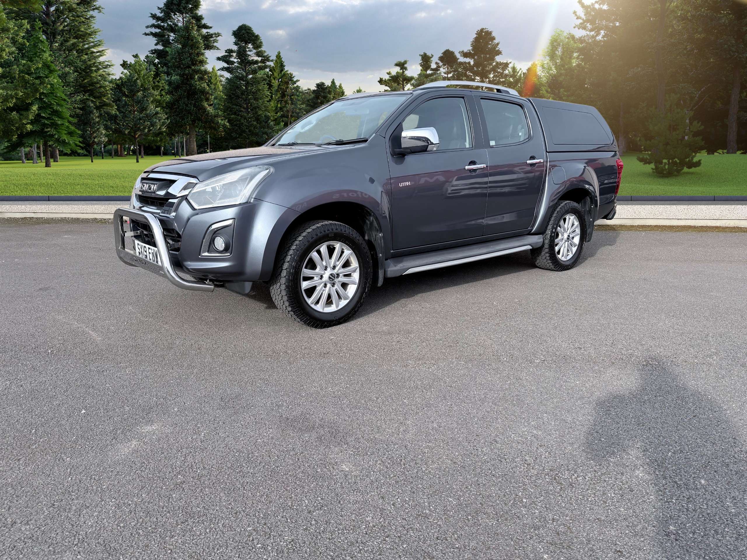 A 2019 ISUZU D-MAX 1.9 TD Utah Pickup Double Cab 4dr Diesel Auto 4WD Euro 6 (164 ps) A 2019 ISUZU D-MAX 1.9 TD Utah Pickup Double Cab 4dr Diesel Auto 4WD Euro 6 (164 ps)