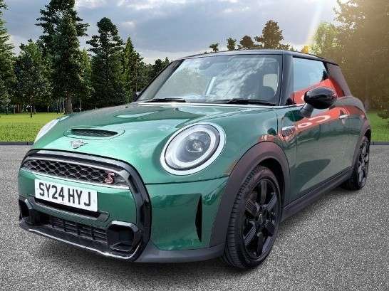 A 2024 MINI HATCH 2.0 Cooper S Classic Hatchback 3dr Petrol Manual Euro 6 (s/s) (178 ps) A 2024 MINI HATCH 2.0 Cooper S Classic Hatchback 3dr Petrol Manual Euro 6 (s/s) (178 ps)