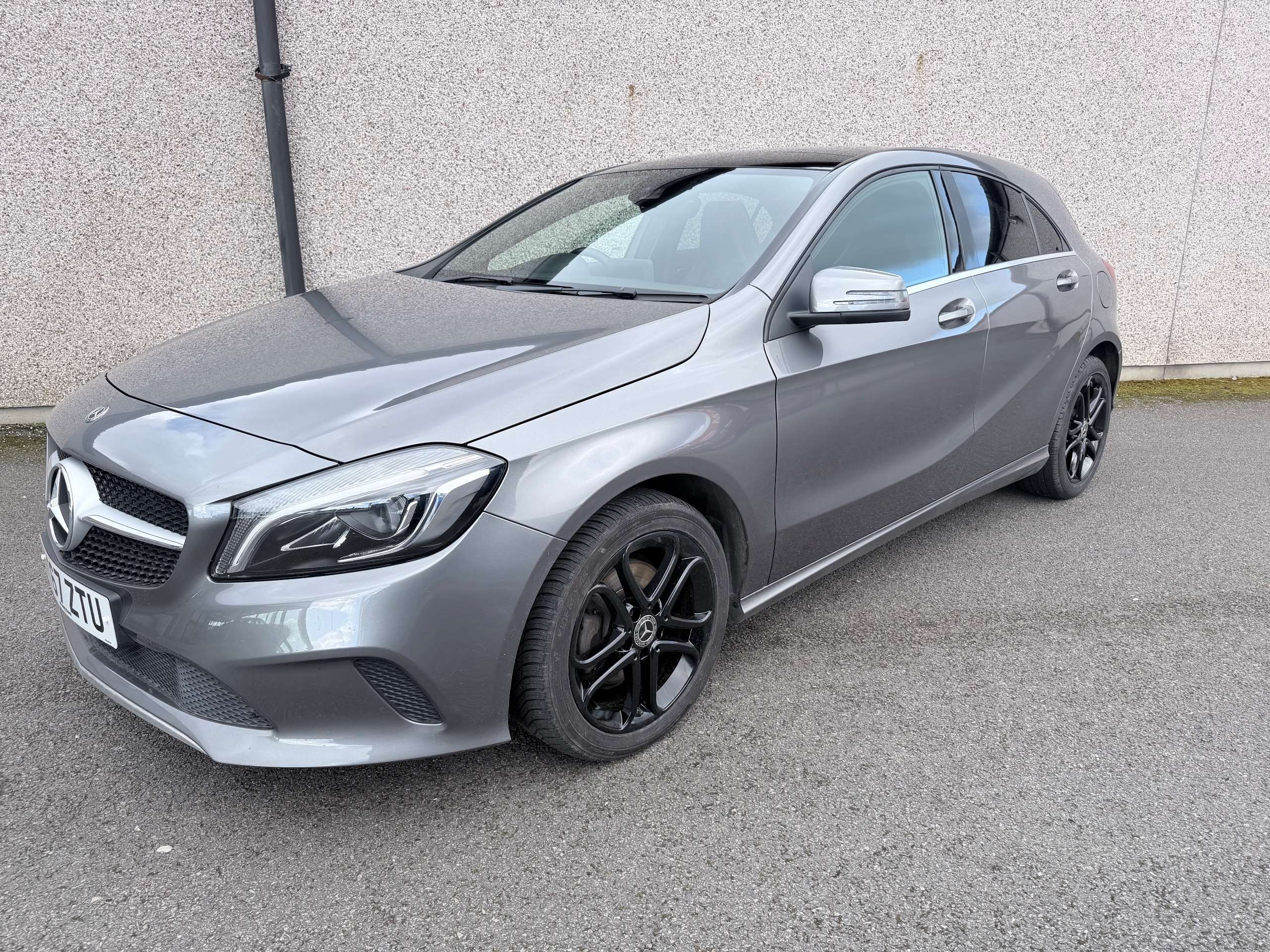 A 2018 MERCEDES-BENZ A CLASS 2.1 A200d Sport Edition Plus Hatchback 5dr Diesel 7G-DCT Euro 6 (s/s) (136 ps) A 2018 MERCEDES-BENZ A CLASS 2.1 A200d Sport Edition Plus Hatchback 5dr Diesel 7G-DCT Euro 6 (s/s) (136 ps)