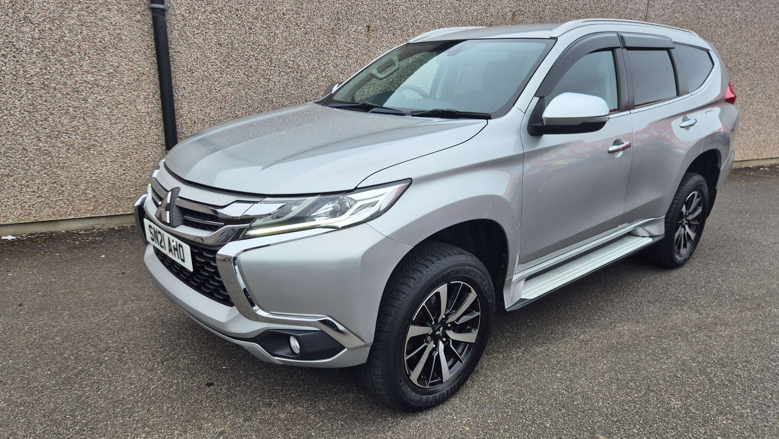 A 2021 MITSUBISHI SHOGUN SPORT 2.4D 3 SUV 5dr Diesel Auto 4WD Euro 6 (181 ps) A 2021 MITSUBISHI SHOGUN SPORT 2.4D 3 SUV 5dr Diesel Auto 4WD Euro 6 (181 ps)