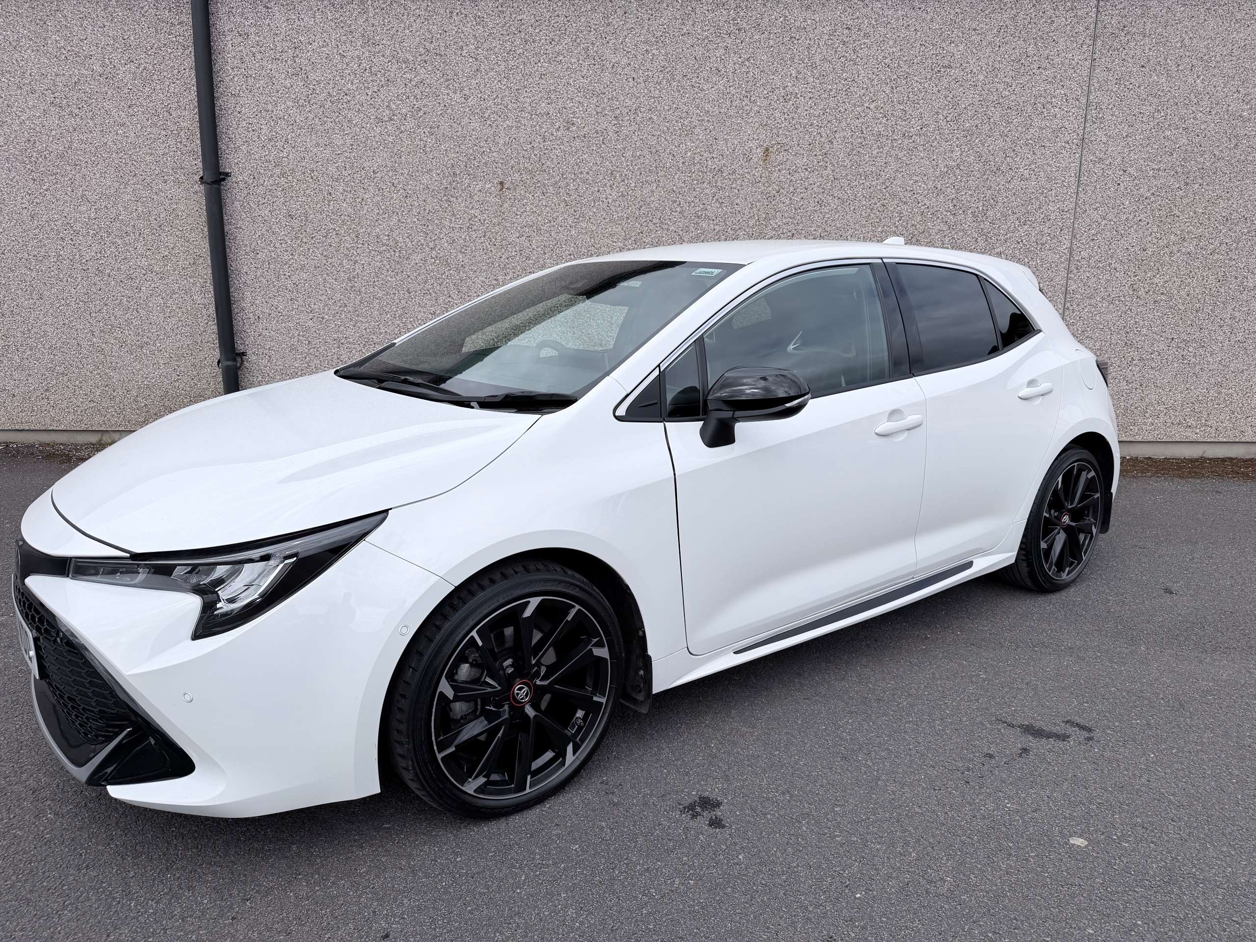 A 2023 TOYOTA COROLLA 2.0 VVT-h GR SPORT Hatchback 5dr Petrol Hybrid CVT Euro 6 (s/s) (196 ps) A 2023 TOYOTA COROLLA 2.0 VVT-h GR SPORT Hatchback 5dr Petrol Hybrid CVT Euro 6 (s/s) (196 ps)