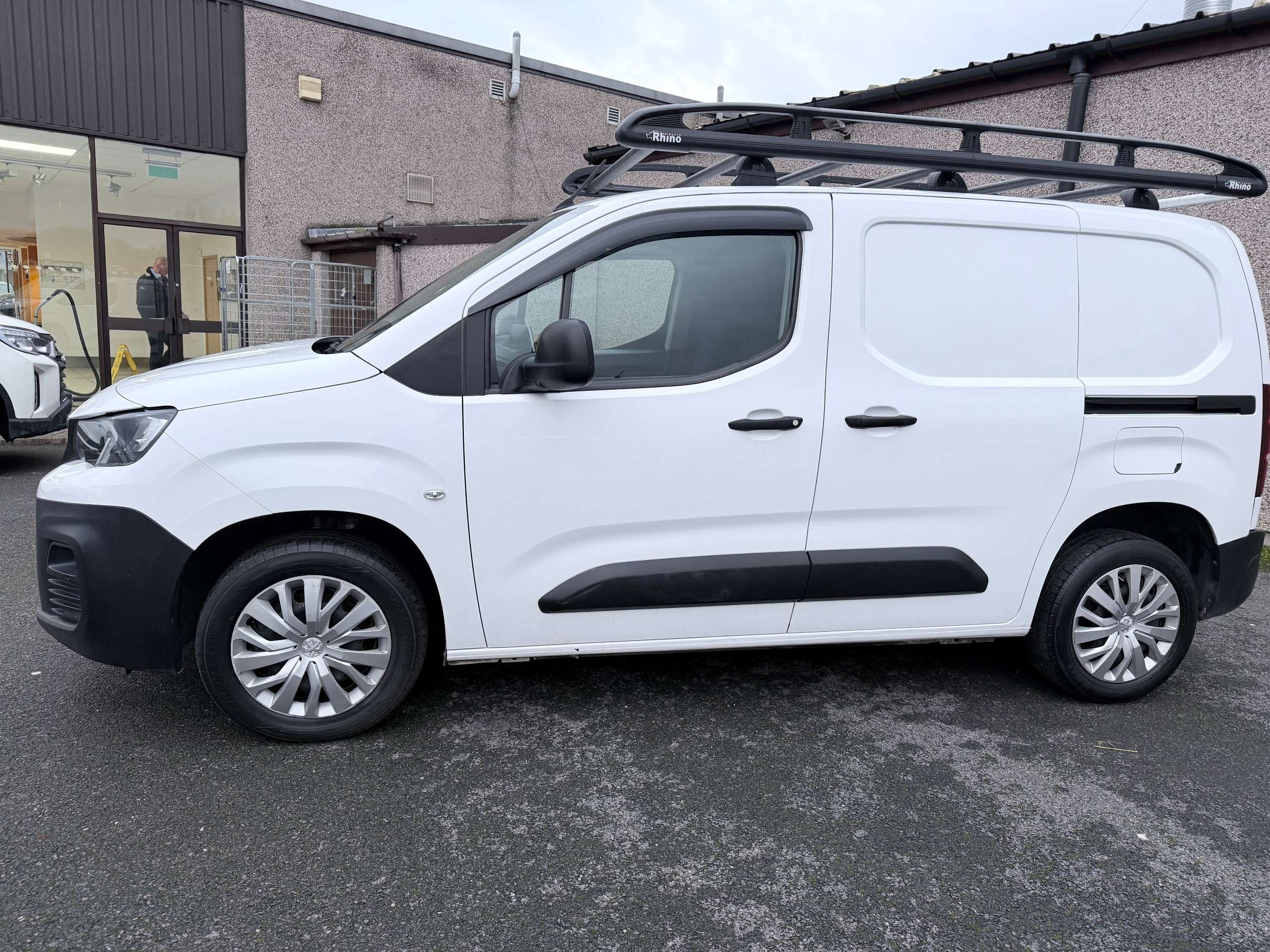 A 2021 PEUGEOT PARTNER 1.5 BlueHDi 1000 Professional Standard Panel Van 5dr Diesel Manual SWB Euro 6 (100 bhp) A 2021 PEUGEOT PARTNER 1.5 BlueHDi 1000 Professional Standard Panel Van 5dr Diesel Manual SWB Euro 6 (100 bhp)