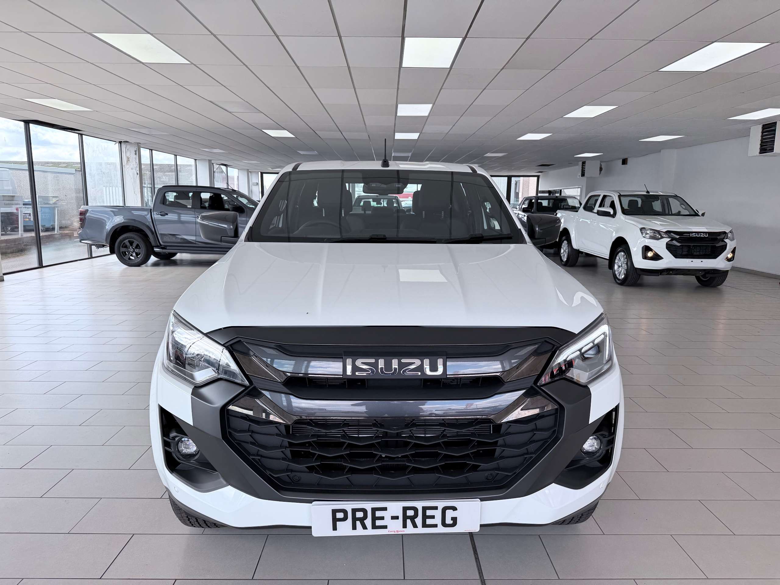 A 2025 ISUZU D-MAX 1.9 TD V-Cross Pickup Double Cab 4dr Diesel Manual 4WD Euro 6 (s/s) (164 ps) A 2025 ISUZU D-MAX 1.9 TD V-Cross Pickup Double Cab 4dr Diesel Manual 4WD Euro 6 (s/s) (164 ps)