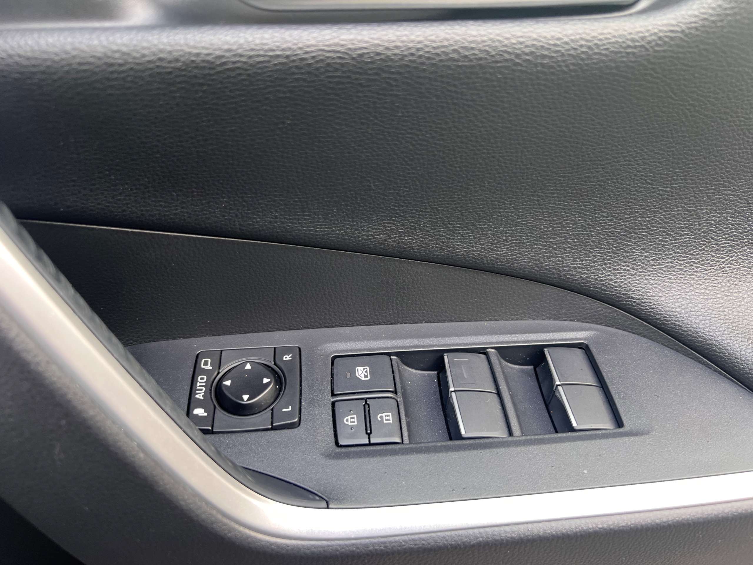 2020 TOYOTA RAV4 2020 TOYOTA RAV4