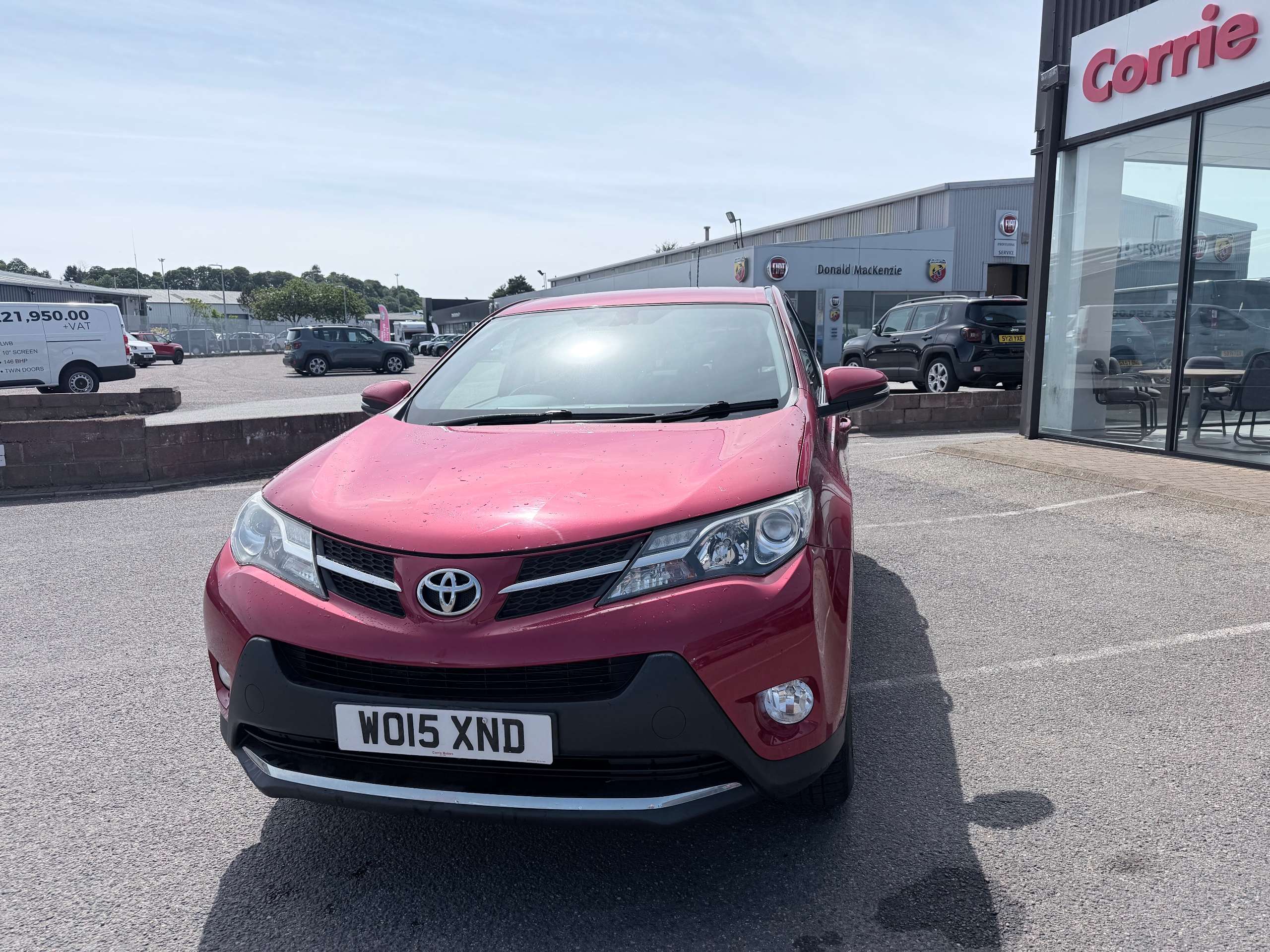 A 2015 TOYOTA RAV4 2.0 D-4D Icon SUV 5dr Diesel Manual 4WD Euro 5 (s/s) (124 ps) A 2015 TOYOTA RAV4 2.0 D-4D Icon SUV 5dr Diesel Manual 4WD Euro 5 (s/s) (124 ps)