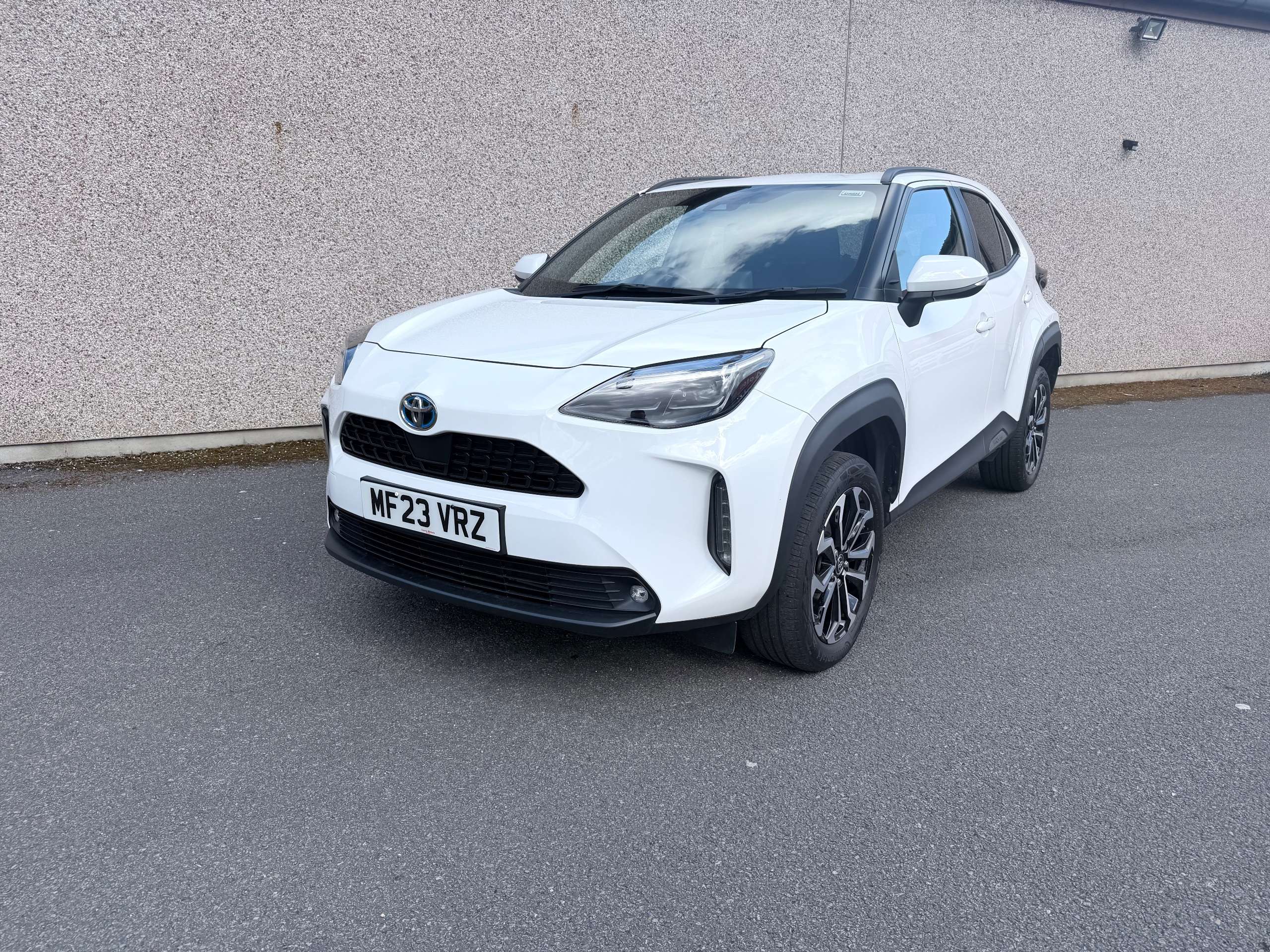 A 2023 TOYOTA YARIS CROSS 1.5 VVT-h Design SUV 5dr Petrol Hybrid E-CVT Euro 6 (s/s) (116 ps) A 2023 TOYOTA YARIS CROSS 1.5 VVT-h Design SUV 5dr Petrol Hybrid E-CVT Euro 6 (s/s) (116 ps)