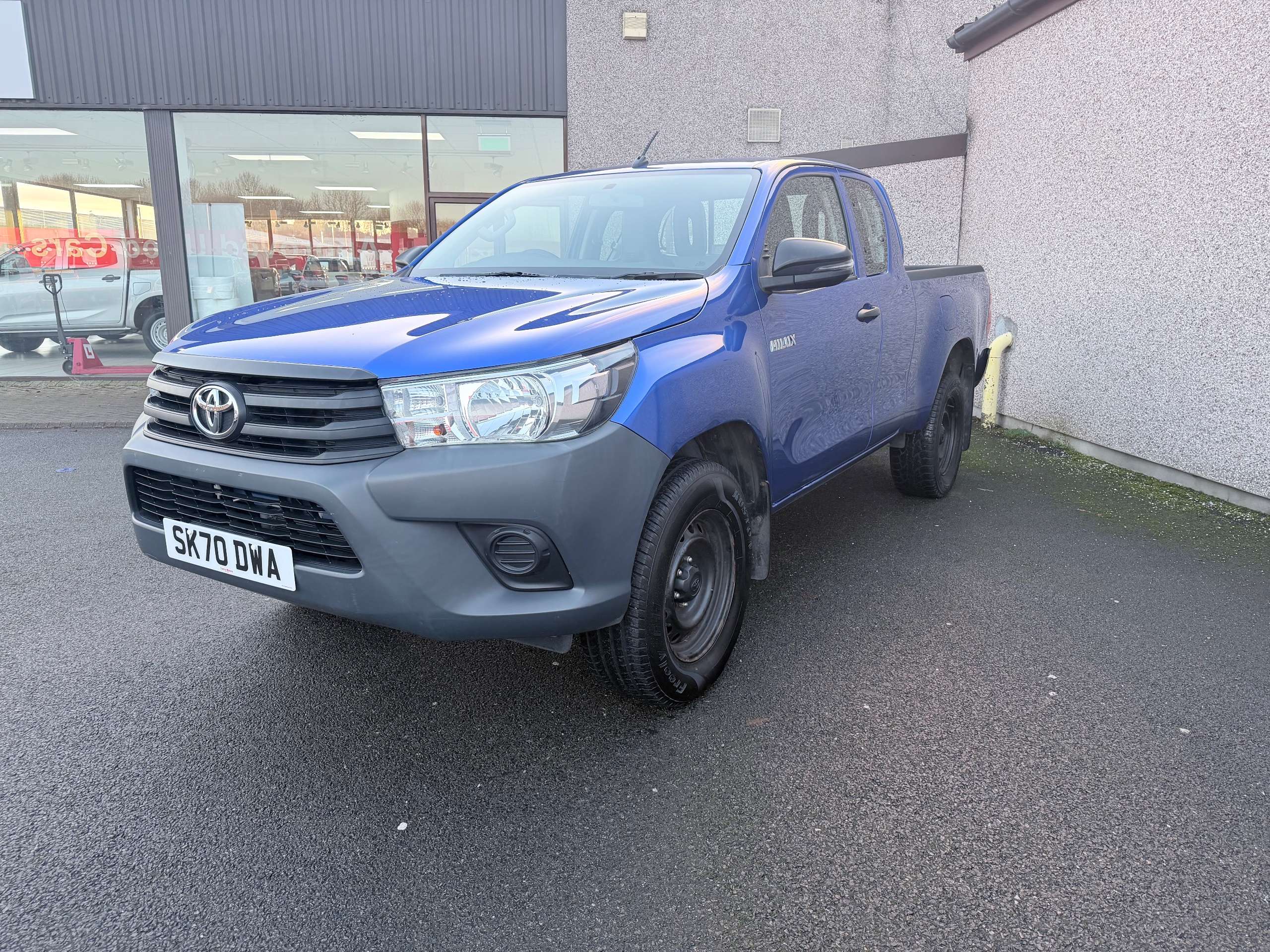 A 2020 TOYOTA HILUX 2.4 D-4D Active Extra Pickup Extended Cab 4dr Diesel Manual 4WD Euro 6 (s/s) (150 ps) A 2020 TOYOTA HILUX 2.4 D-4D Active Extra Pickup Extended Cab 4dr Diesel Manual 4WD Euro 6 (s/s) (150 ps)