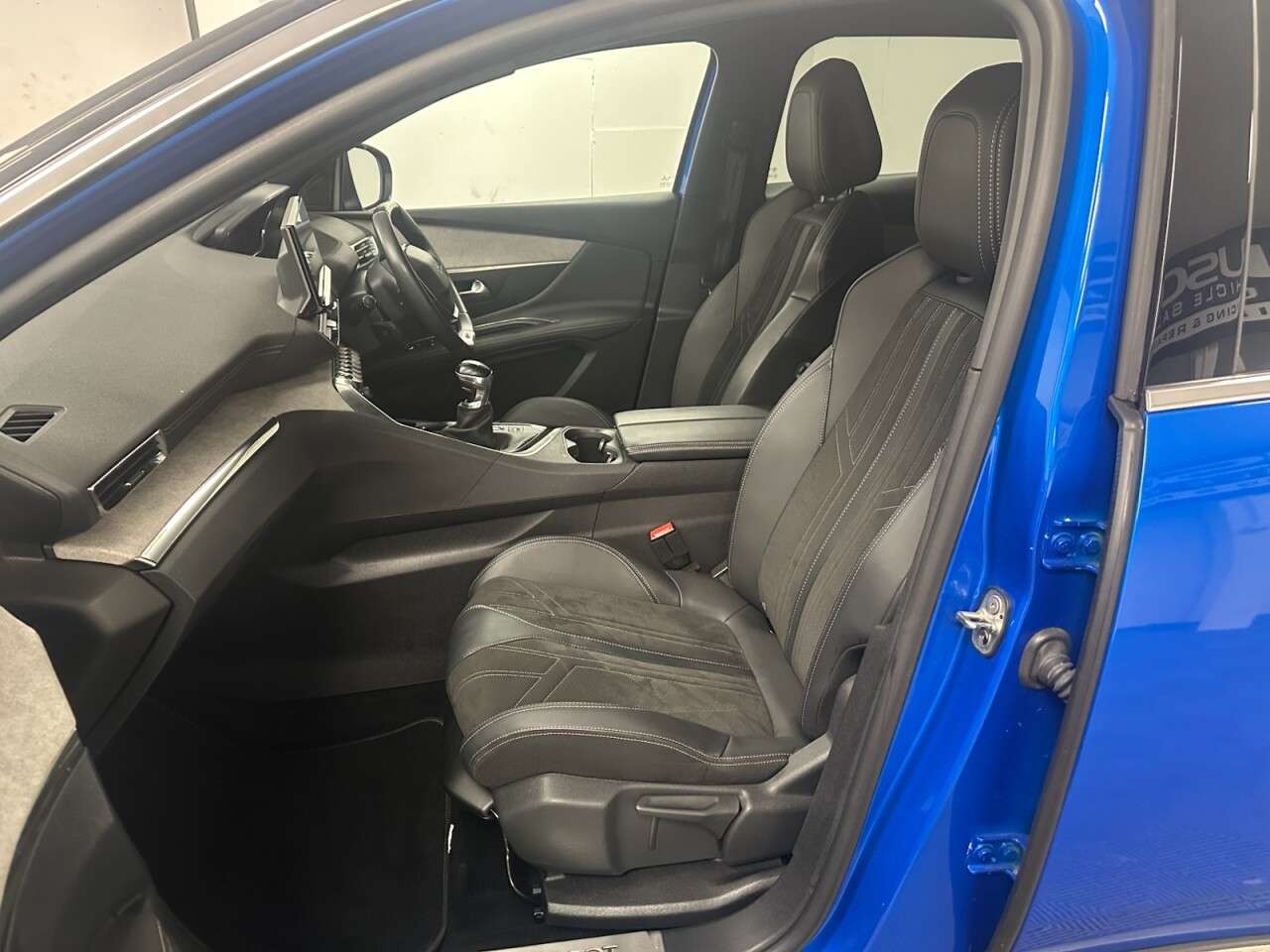 2021 PEUGEOT 3008 2021 PEUGEOT 3008