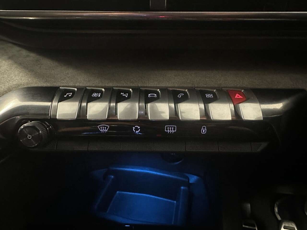 2021 PEUGEOT 3008 2021 PEUGEOT 3008