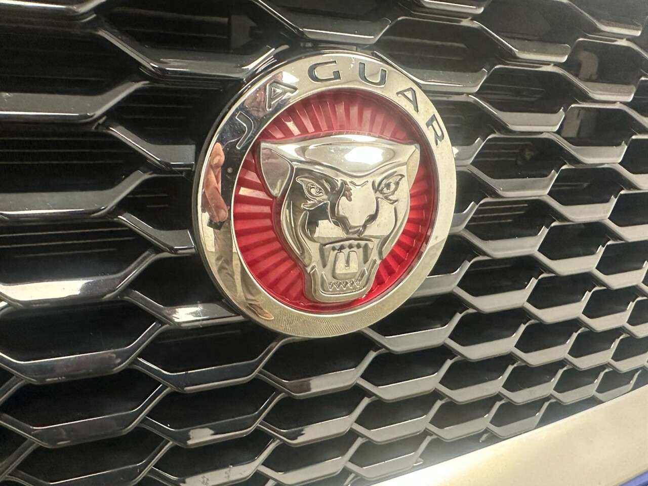 A 2019 JAGUAR E-PACE 2.0 D150 R-Dynamic SE SUV 5dr Diesel Auto AWD Euro 6 (s/s) (150 ps) Cruise A 2019 JAGUAR E-PACE 2.0 D150 R-Dynamic SE SUV 5dr Diesel Auto AWD Euro 6 (s/s) (150 ps) Cruise