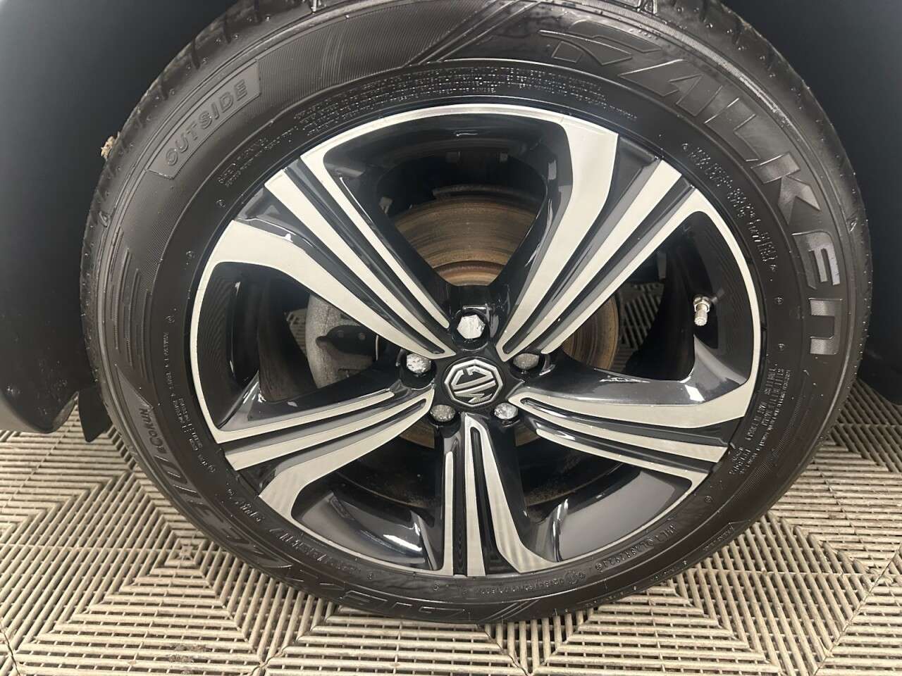 A 2023 MG MG ZS 1.5 VTi-TECH Excite SUV 5dr Petrol Manual Euro 6 (s/s) (106 ps) Apple car p A 2023 MG MG ZS 1.5 VTi-TECH Excite SUV 5dr Petrol Manual Euro 6 (s/s) (106 ps) Apple car p