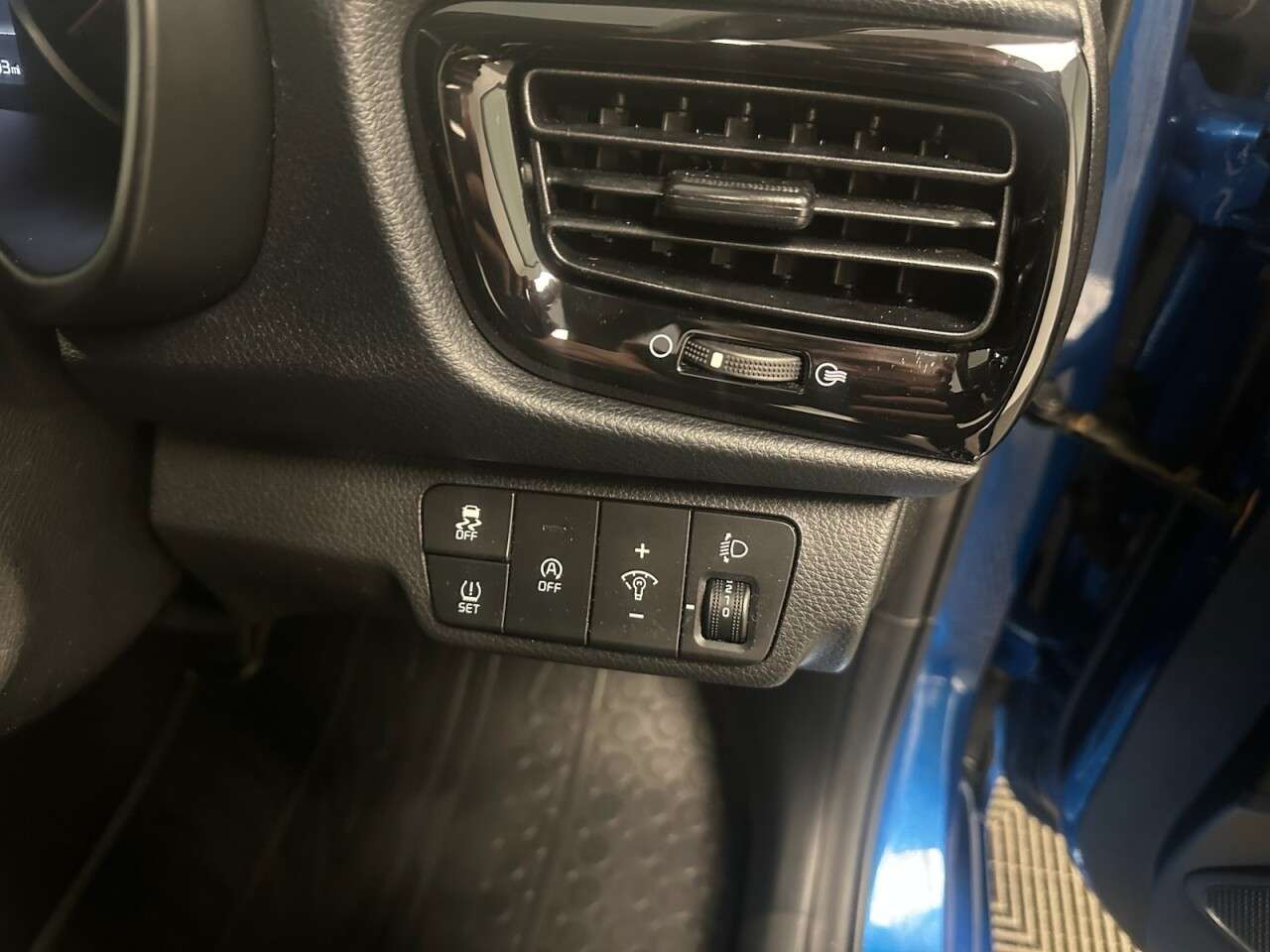 2020 KIA RIO 2020 KIA RIO