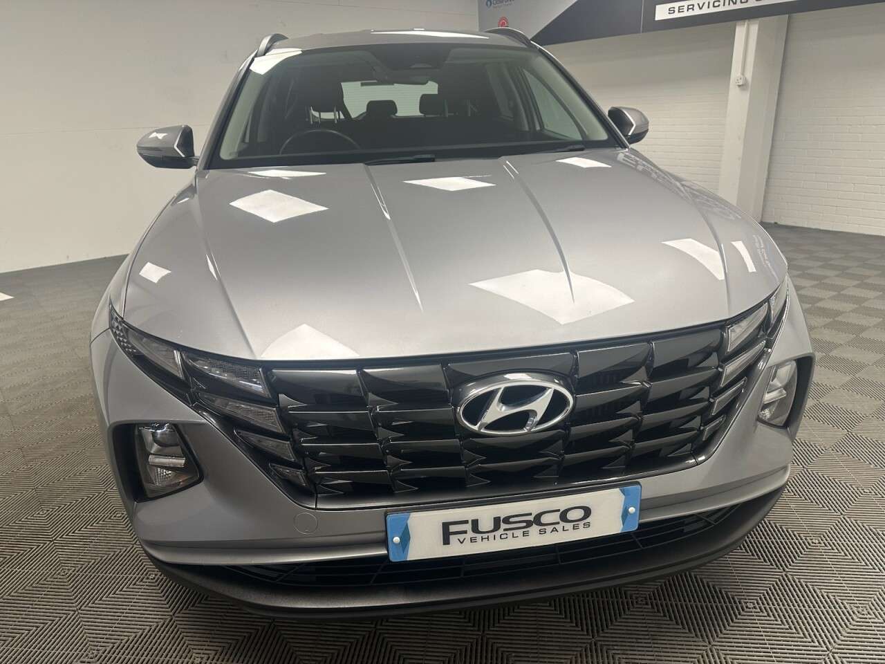 A 2022 HYUNDAI TUCSON 1.6 T-GDi SE Connect SUV 5dr Petrol Manual Euro 6 (s/s) (150 ps) Reversing A 2022 HYUNDAI TUCSON 1.6 T-GDi SE Connect SUV 5dr Petrol Manual Euro 6 (s/s) (150 ps) Reversing