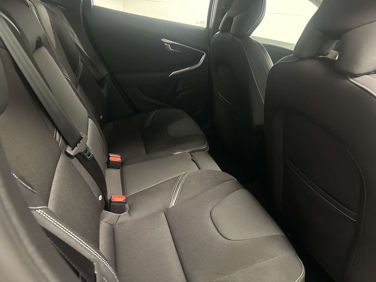 2017 VOLVO V40 2017 VOLVO V40