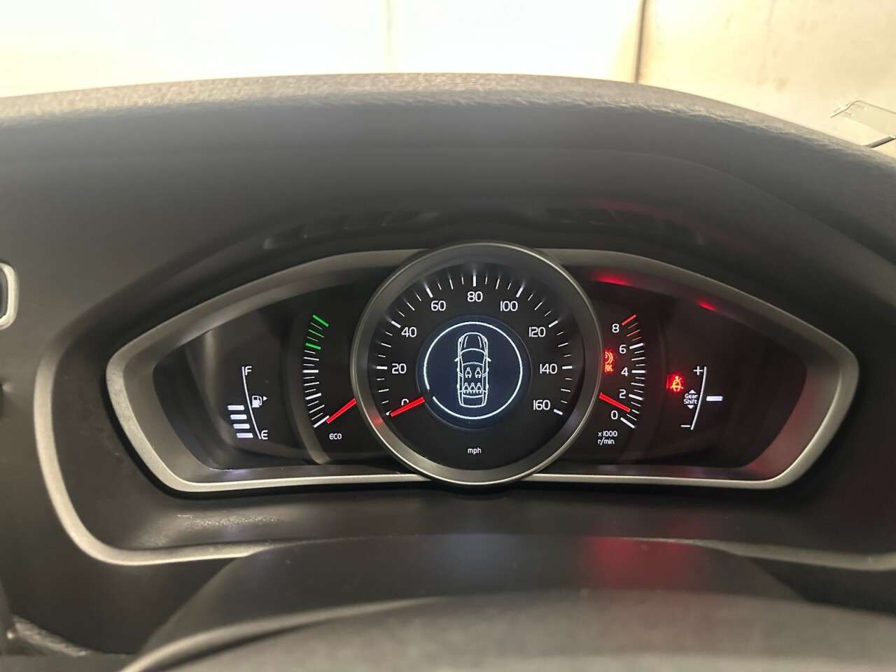 2017 VOLVO V40 2017 VOLVO V40